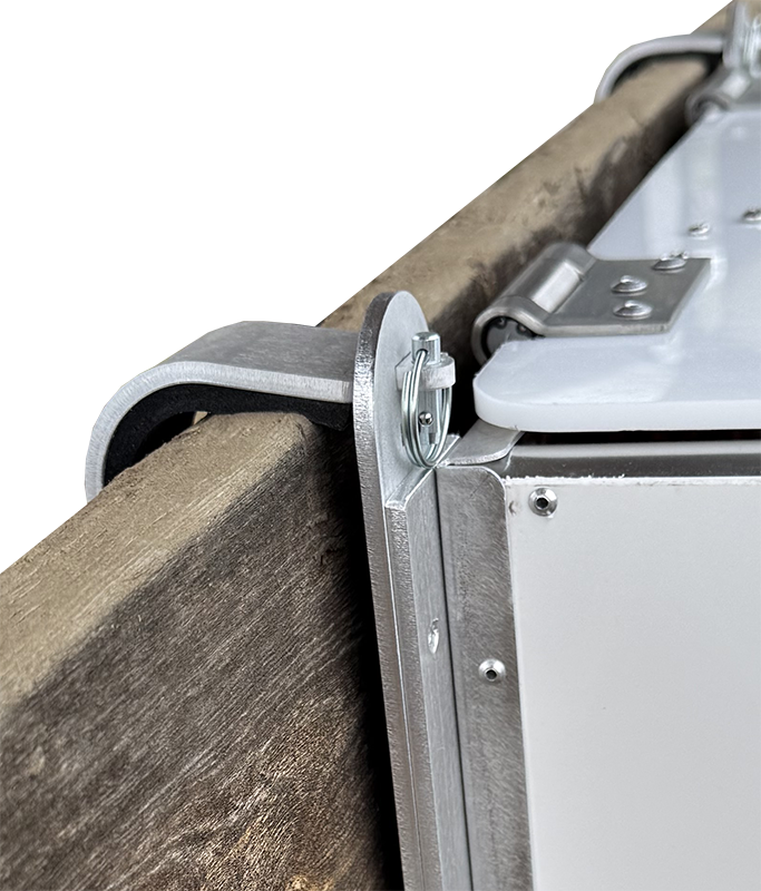 HayPal-Hay-Nets-Feeders-top hook-fence-installation.png