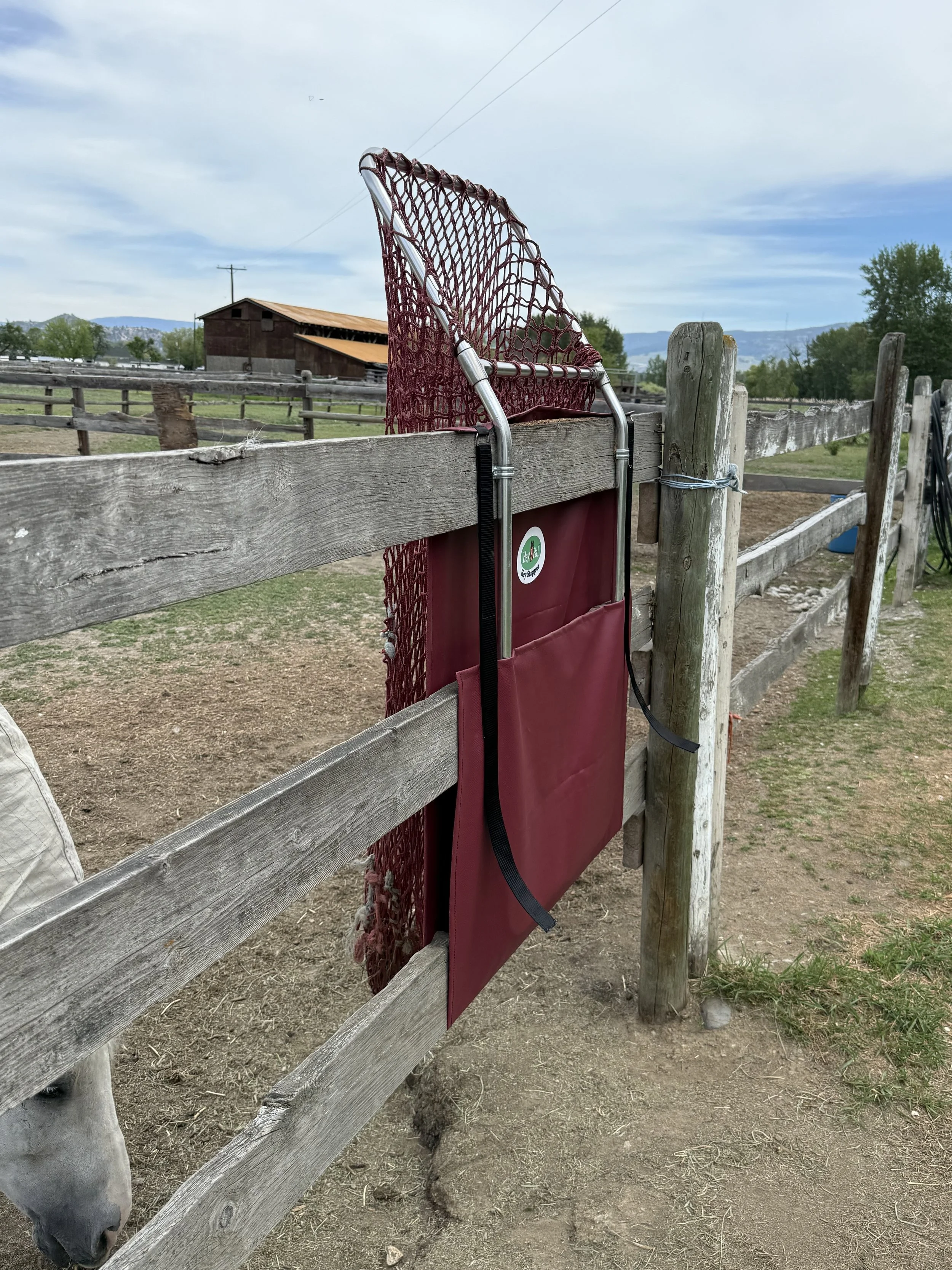 Fence-Top-Feeder-by-HayPal.jpg
