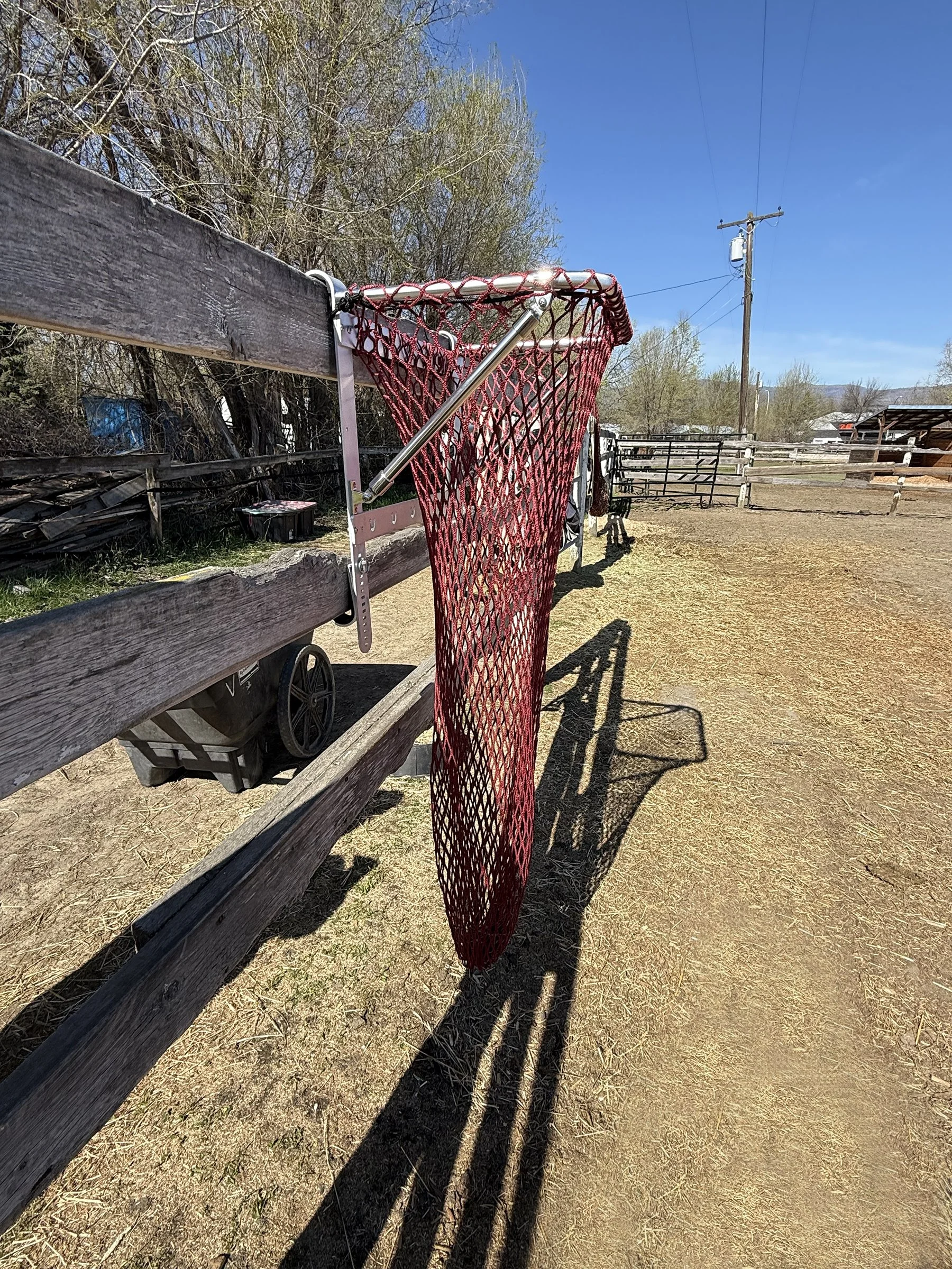 haypal-bale-sized-portable-slow-feeder-4.jpg