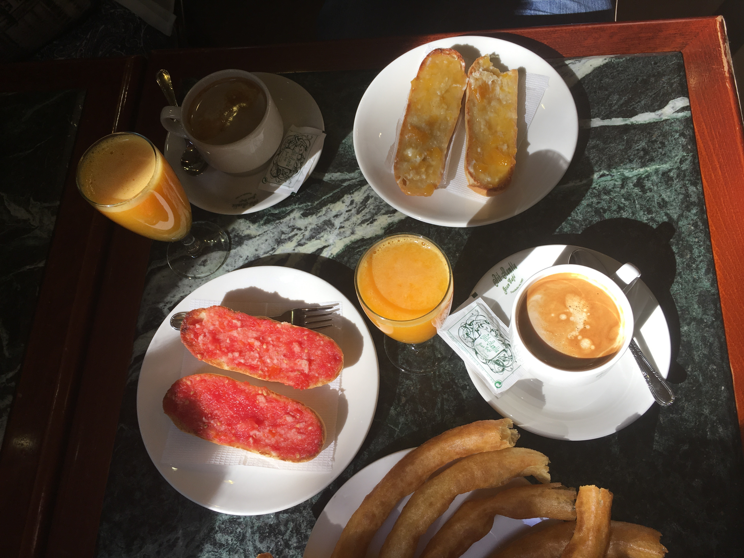  Pan con tomate and churros