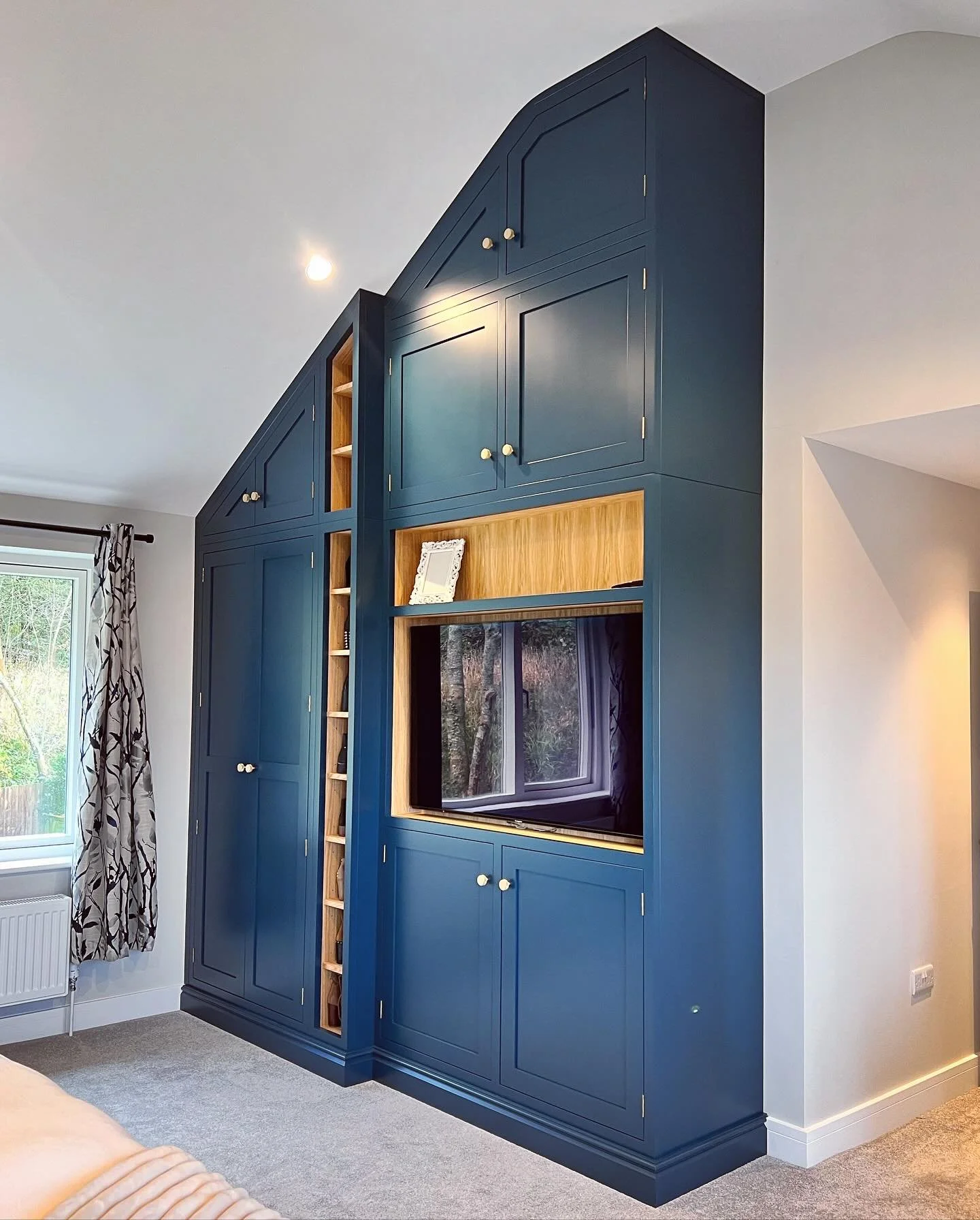 Should You Carpet Under Fitted Wardrobes?