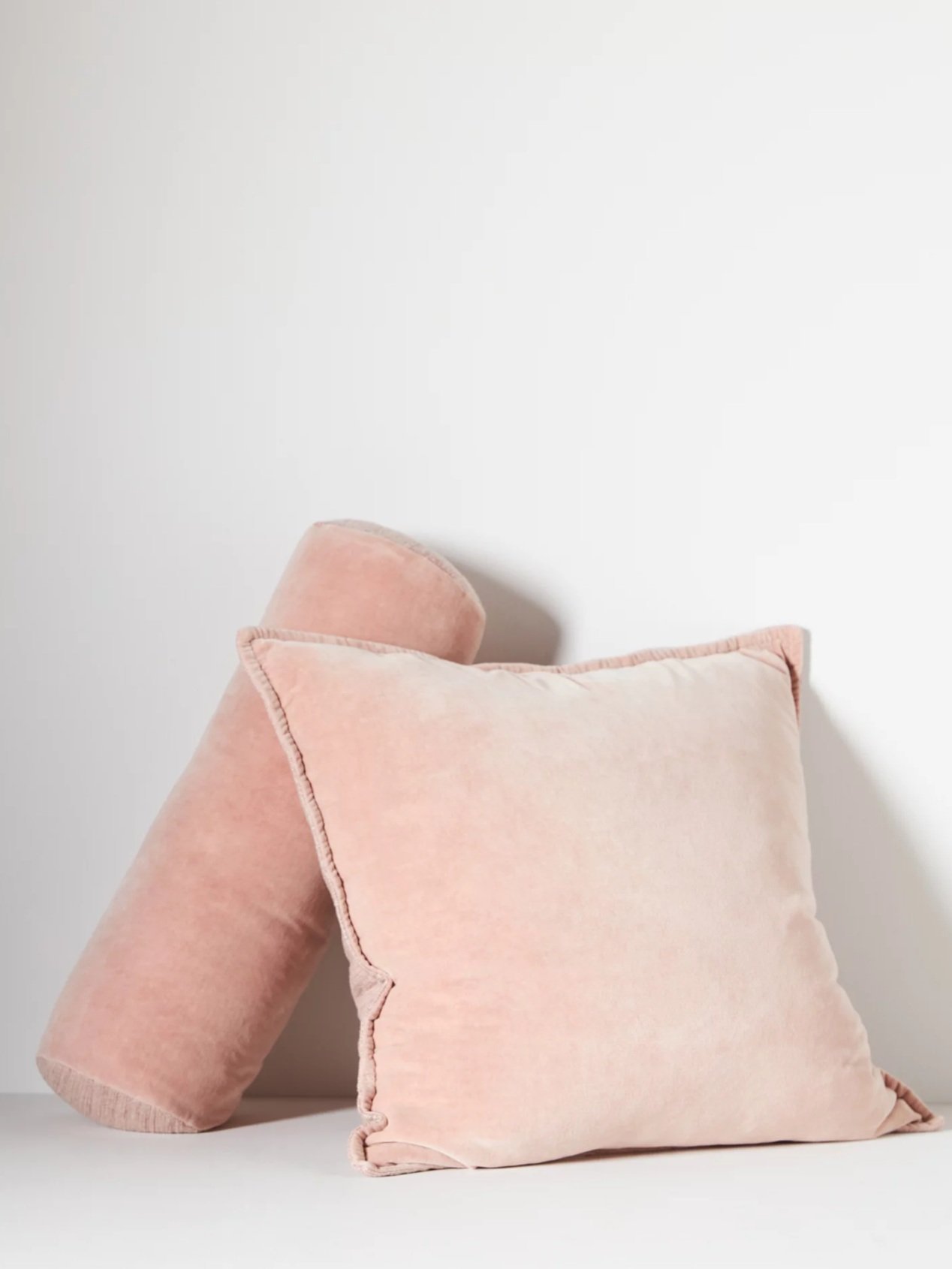 Velvet Trova Pillow - Pink