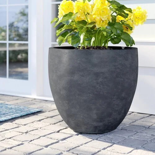 Acushnet Pot Planter