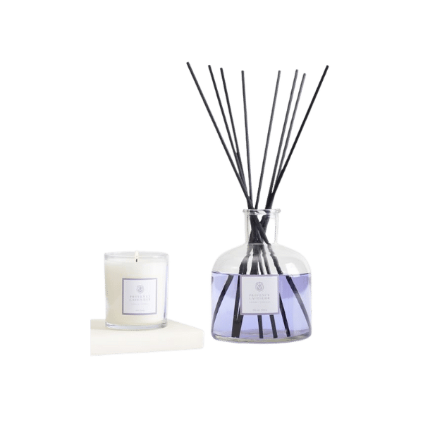 jo malone lavender apothecary scented candle .png