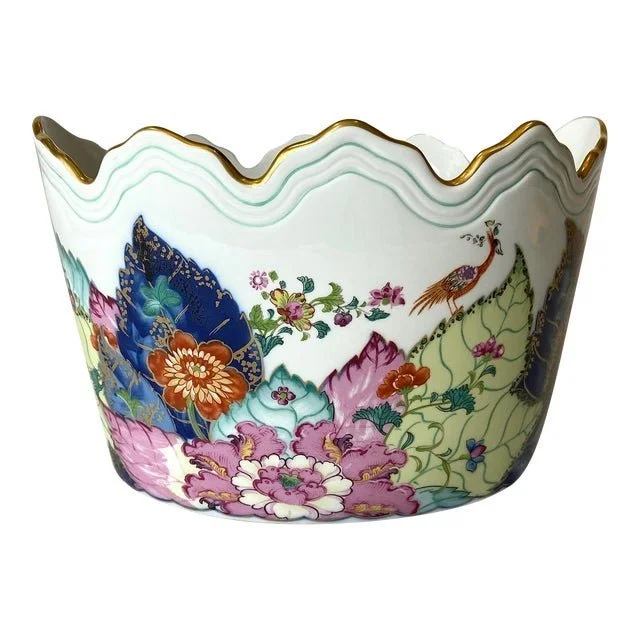 Late 20th Century Mottahedeh Tobacco Leaf Monteith Cachepot