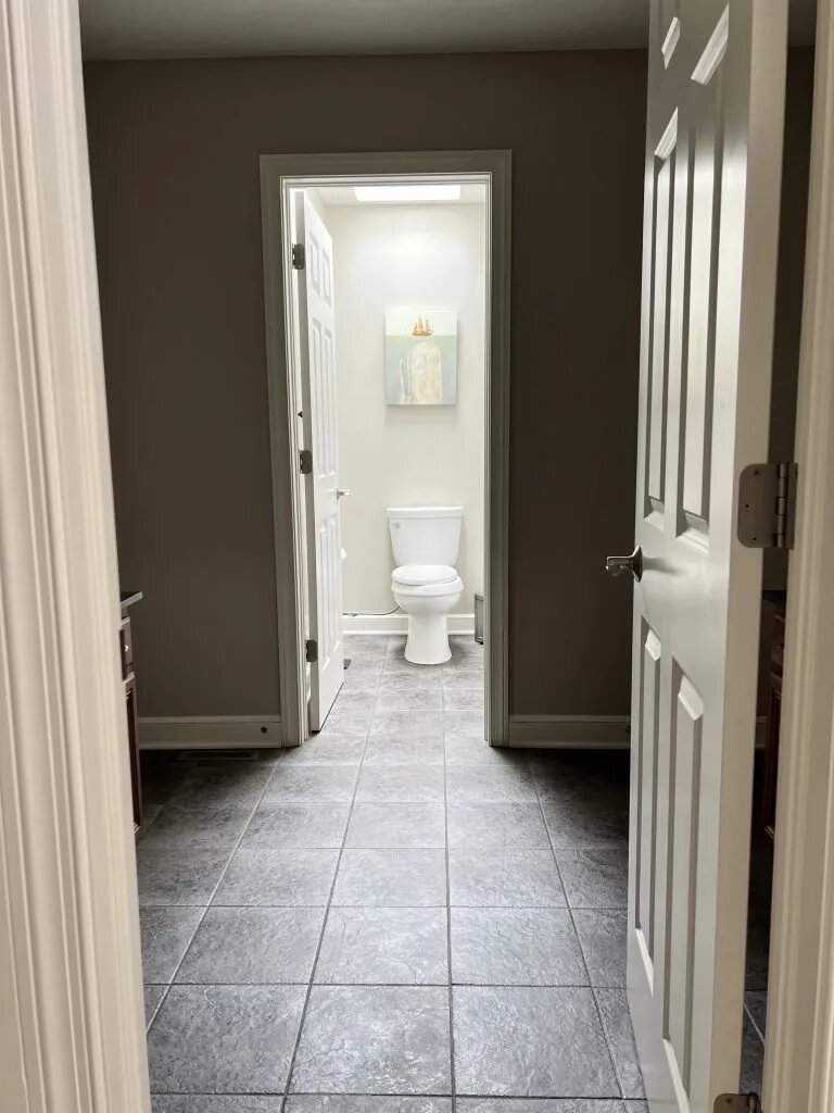 love-living-here-co-modern-neutral-warm-one-room-challenge-bathroom-before-side.jpg