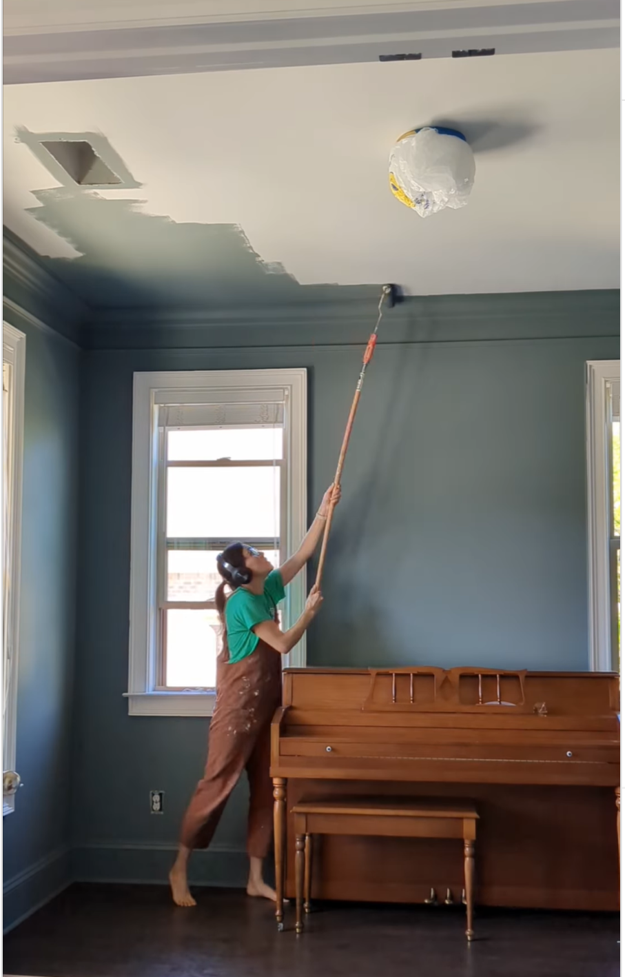 athomewithxin-color-drenched-cozy-charming-blue-music-room-painting-progress-3.png