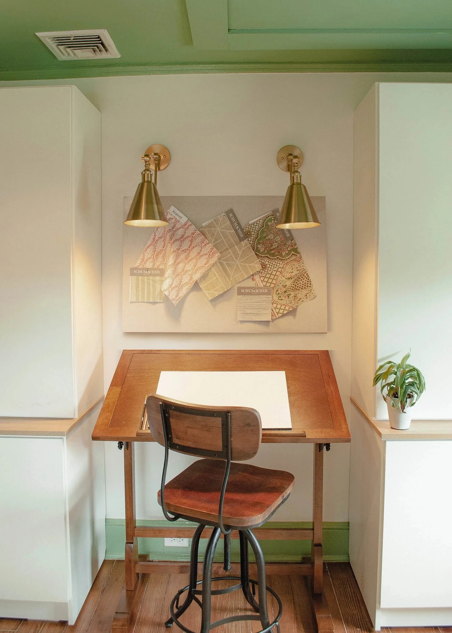 brielle-interiors-green-and-white-home-office-studio-space-desk-2.jpg