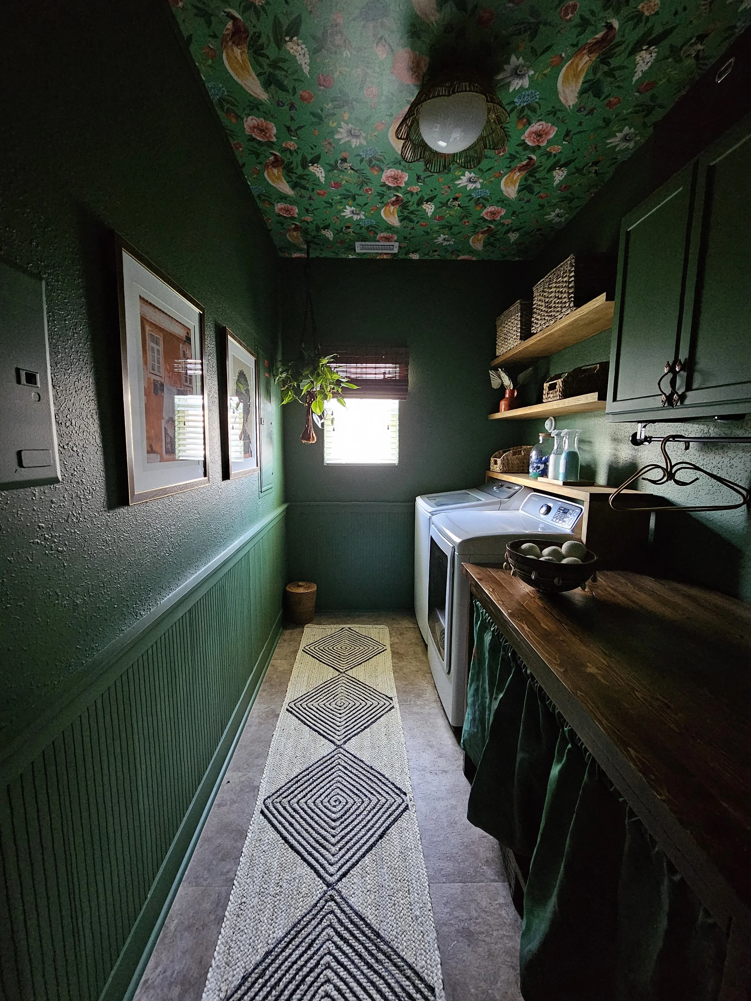 mochagirlplace-vibrant-green-laundry-room-after-1.jpg