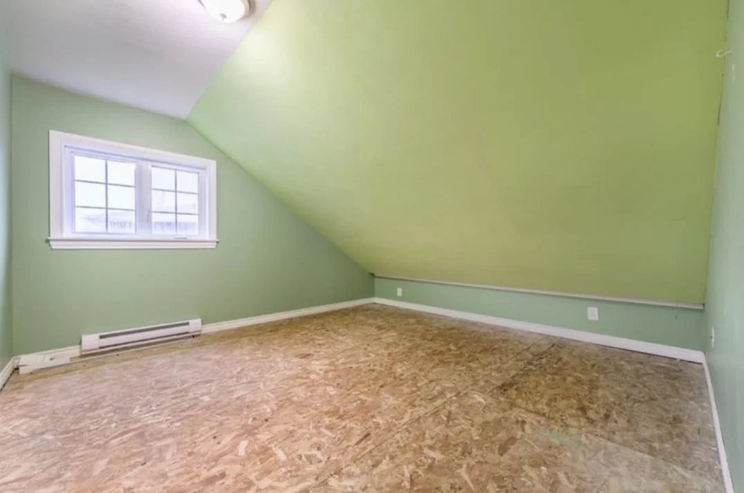 oneroomchallenge-cathybalsom-nursery-buit-in-storage-before.jpg