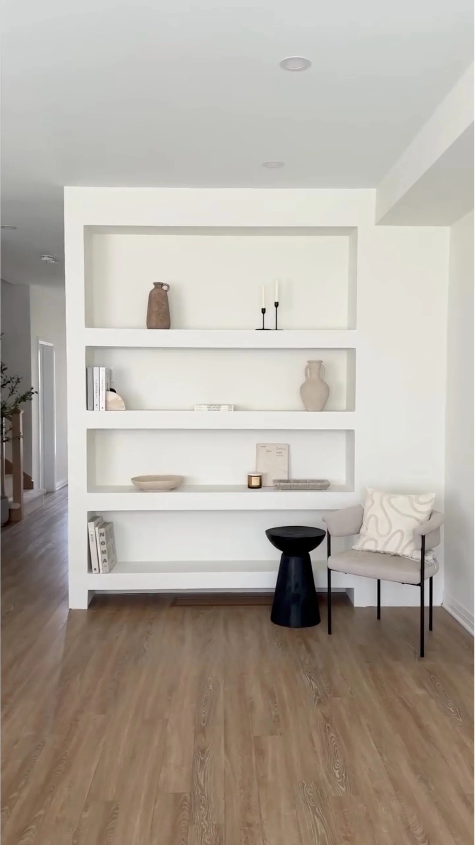 carolpham-DIY-built-in-shelves-AFTER-3.jpg