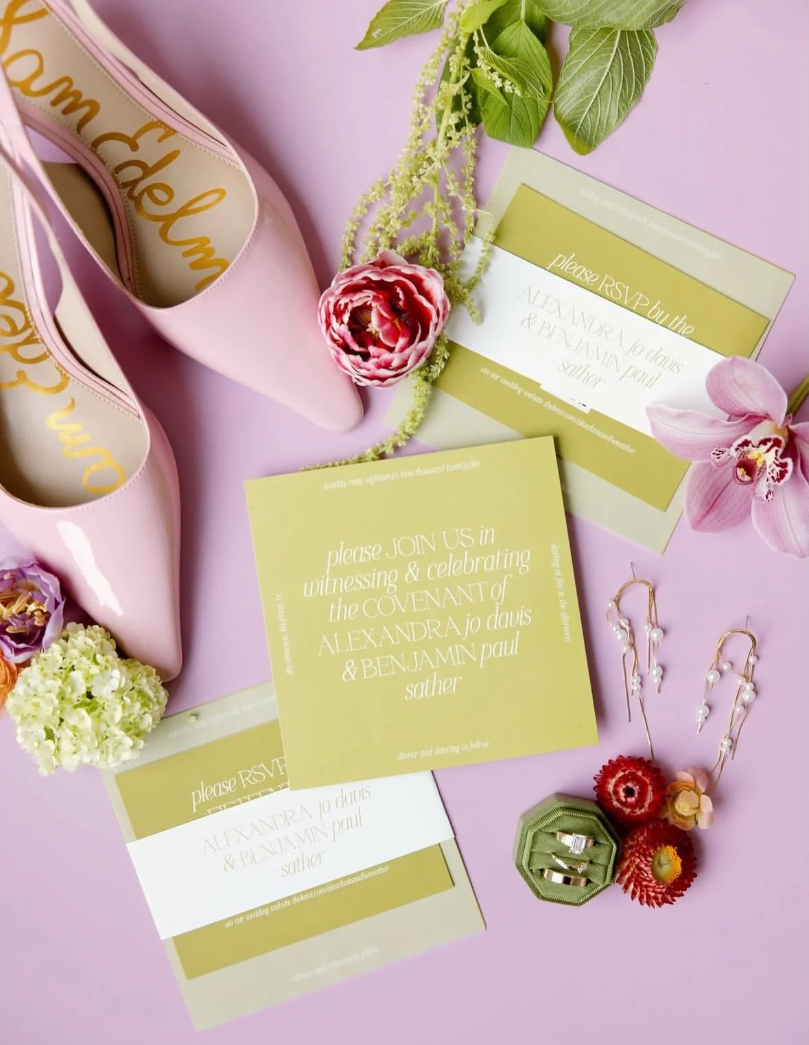 Eagerly anticipating spring 🌷

Venue: @emersonvenue 
Photography: @laurenleighwhicker 
Videography: @torisphotoco 
Florals: @bothbloomstudio 
Bakery: @titas.us 
Paper goods: @mintedweddings 
Dress: @aandbe_bridalshop 
Shoes: @sam_edelman 
DJ: @djcar