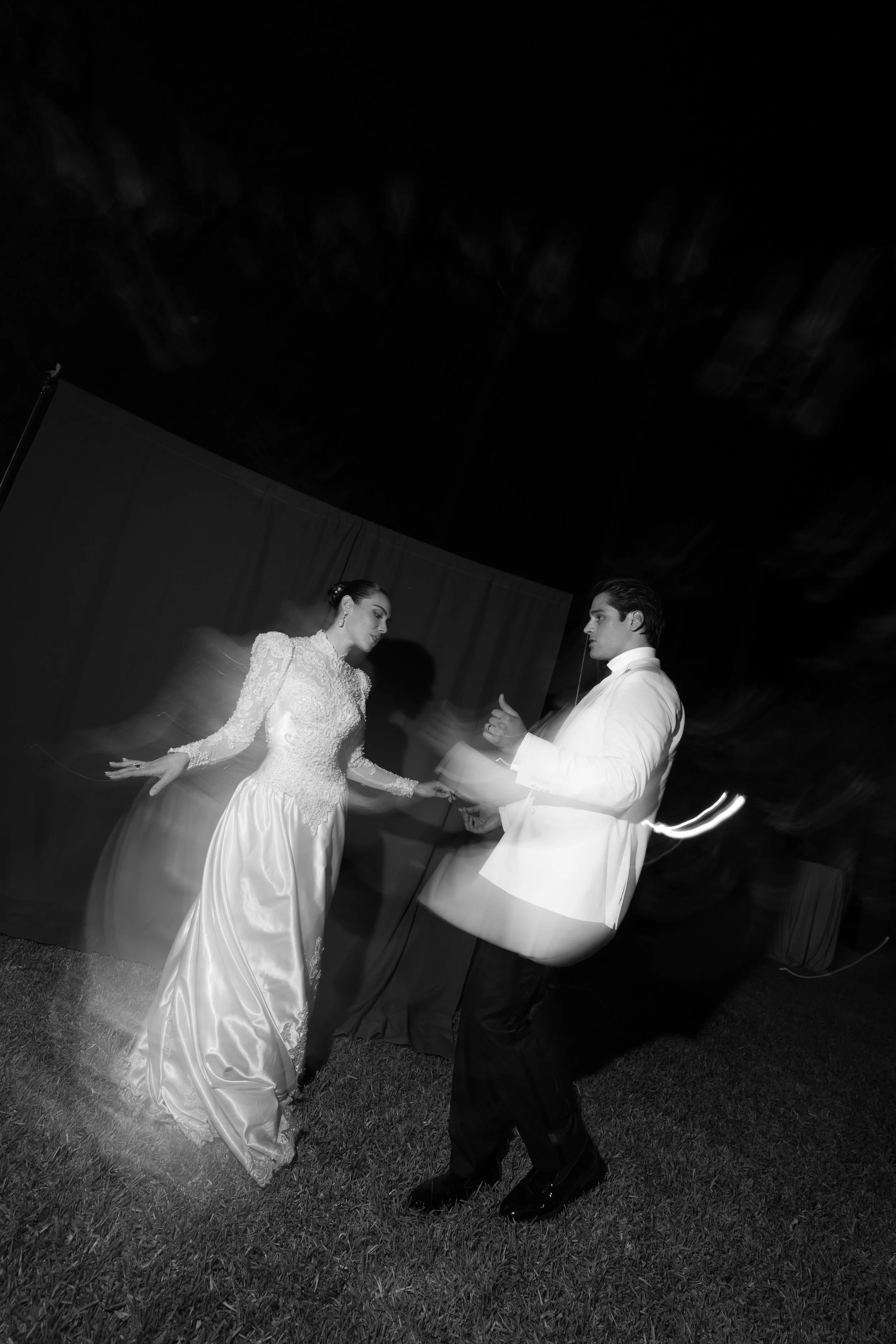 newlyweds_dancing_motion_blur_black_white.jpg.JPG