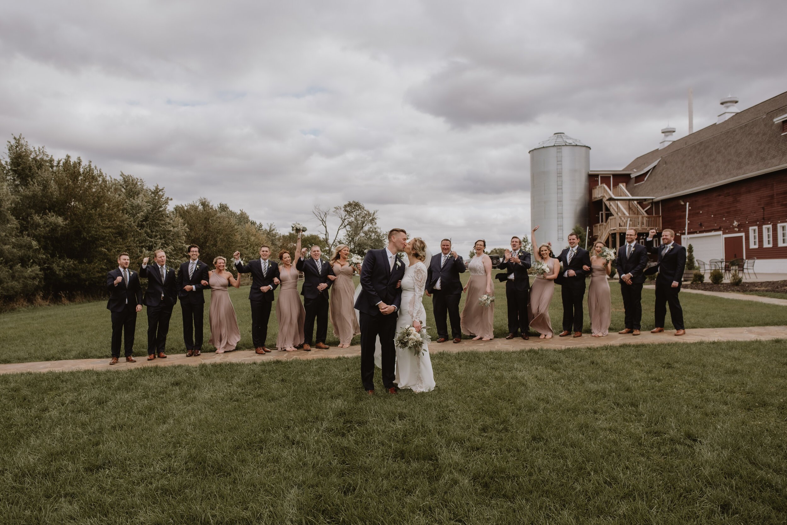 Ackerhurst-Dairy-Barn-Wedding-Omaha-Kaylie-Sirek-064.jpg