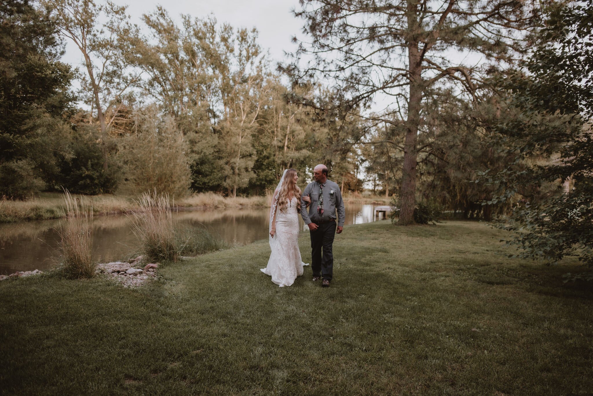 Kaylie-Sirek-Photography-Elopement-Father-Daughter-First-Look-010.jpg