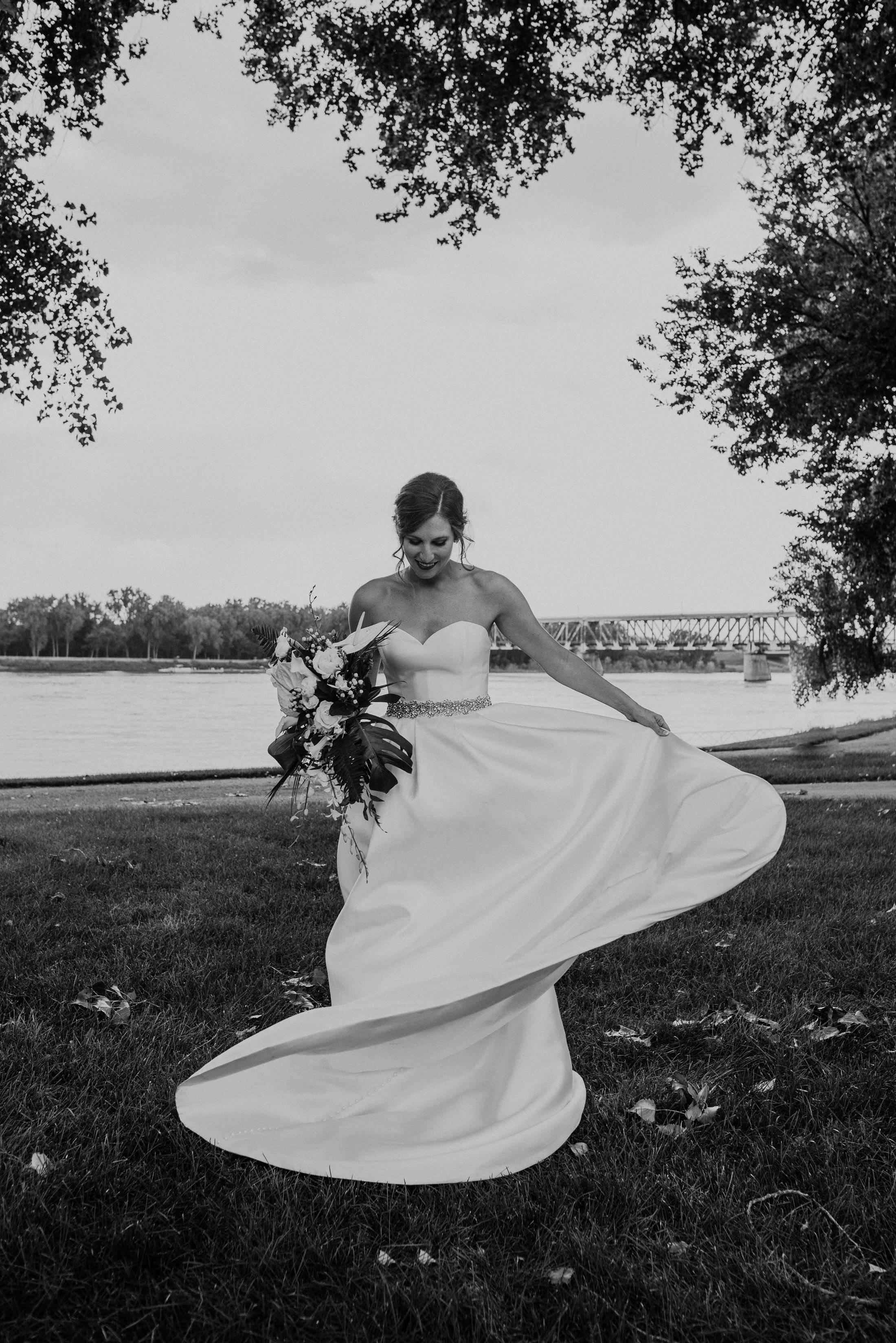 Kaylie-Sirek-Photography-Yankton-SD-Old-Mill-Wedding-090.jpg