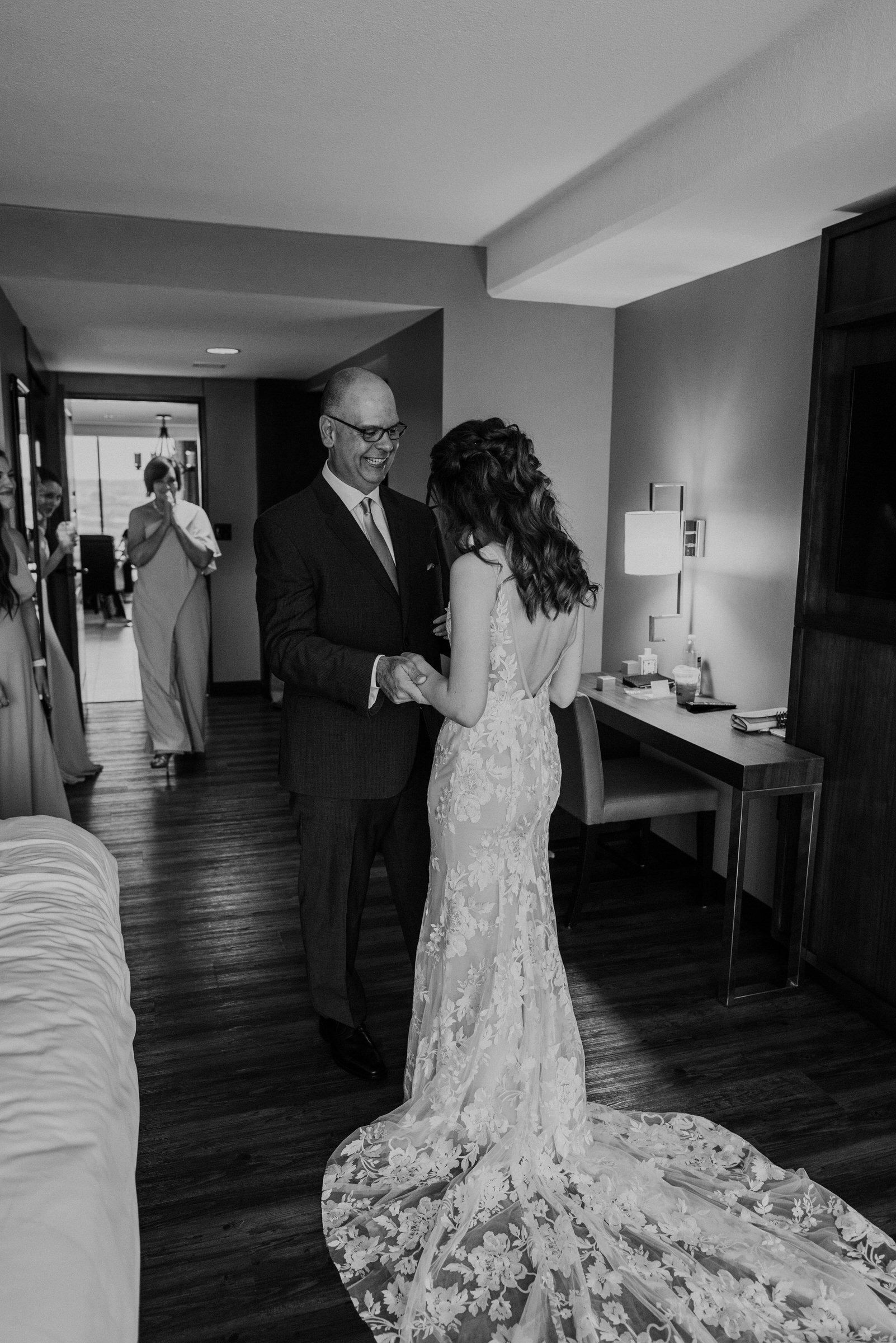 Downtown-Omaha-Wedding-Kaylie-Sirek-Photography-048.jpg