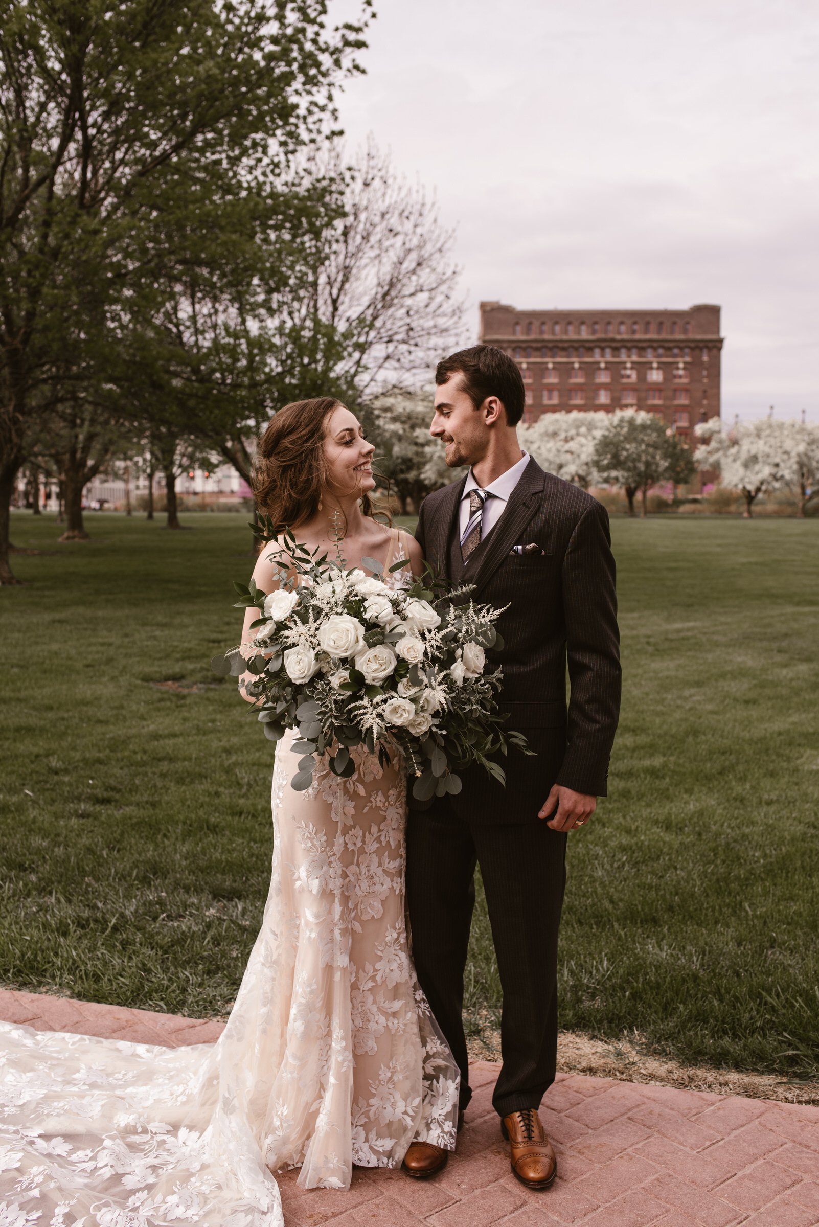 Downtown-Omaha-Wedding-Kaylie-Sirek-Photography-067.jpg