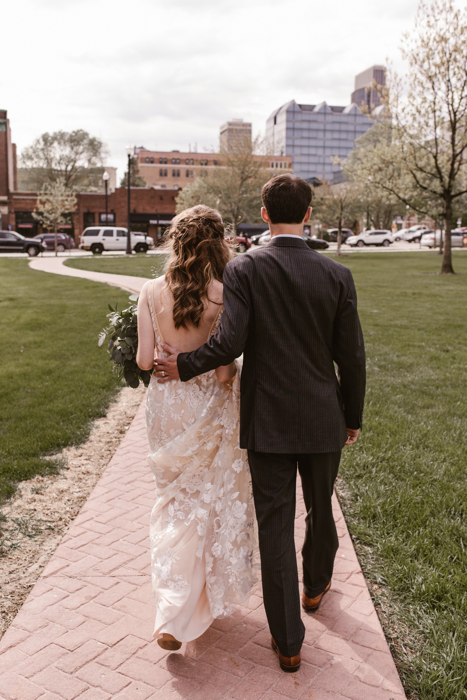 Downtown-Omaha-Wedding-Kaylie-Sirek-Photography-077.jpg
