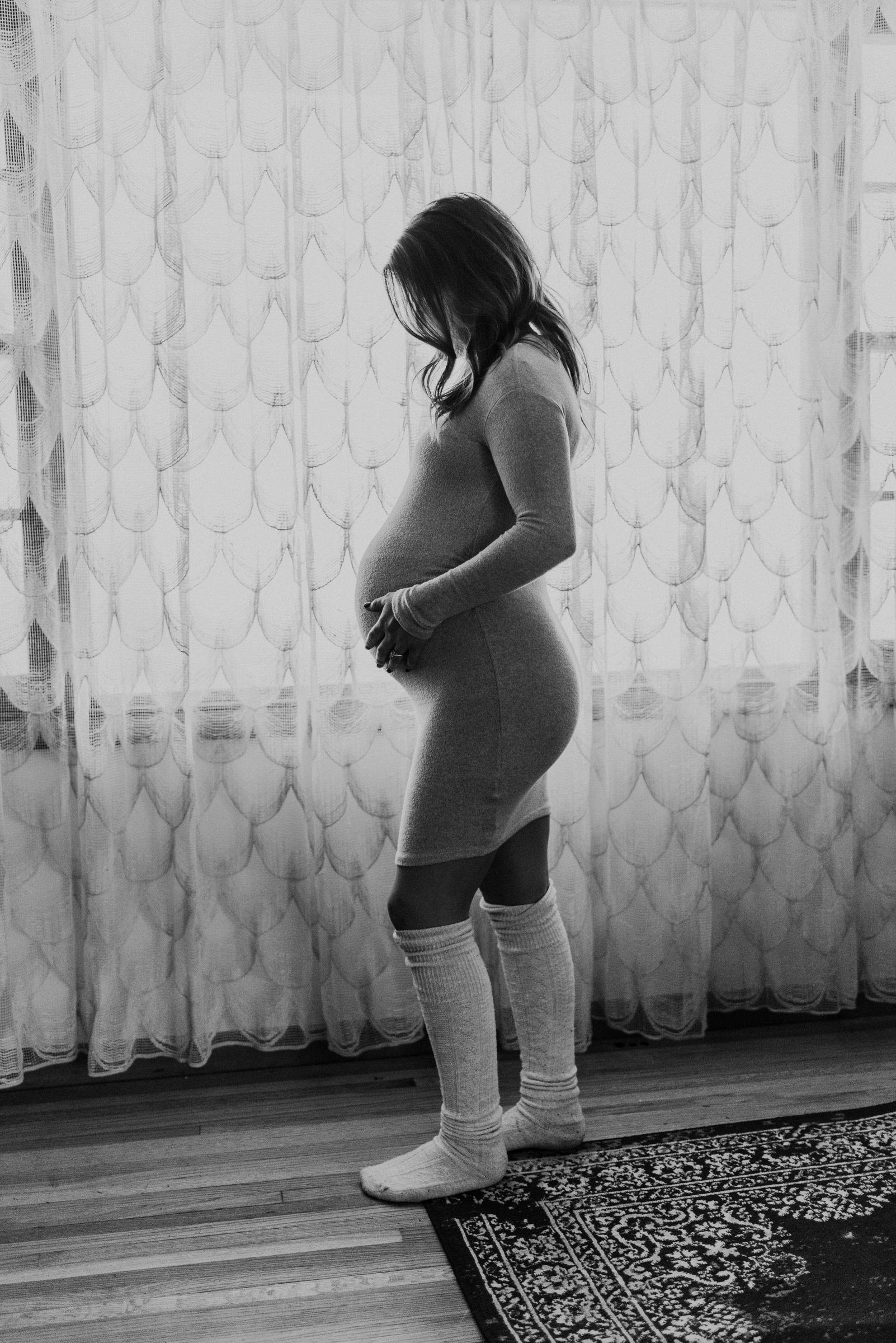 In Home Maternity Session Lincoln Nebraska Kaylie Sirek Photography 05.jpg