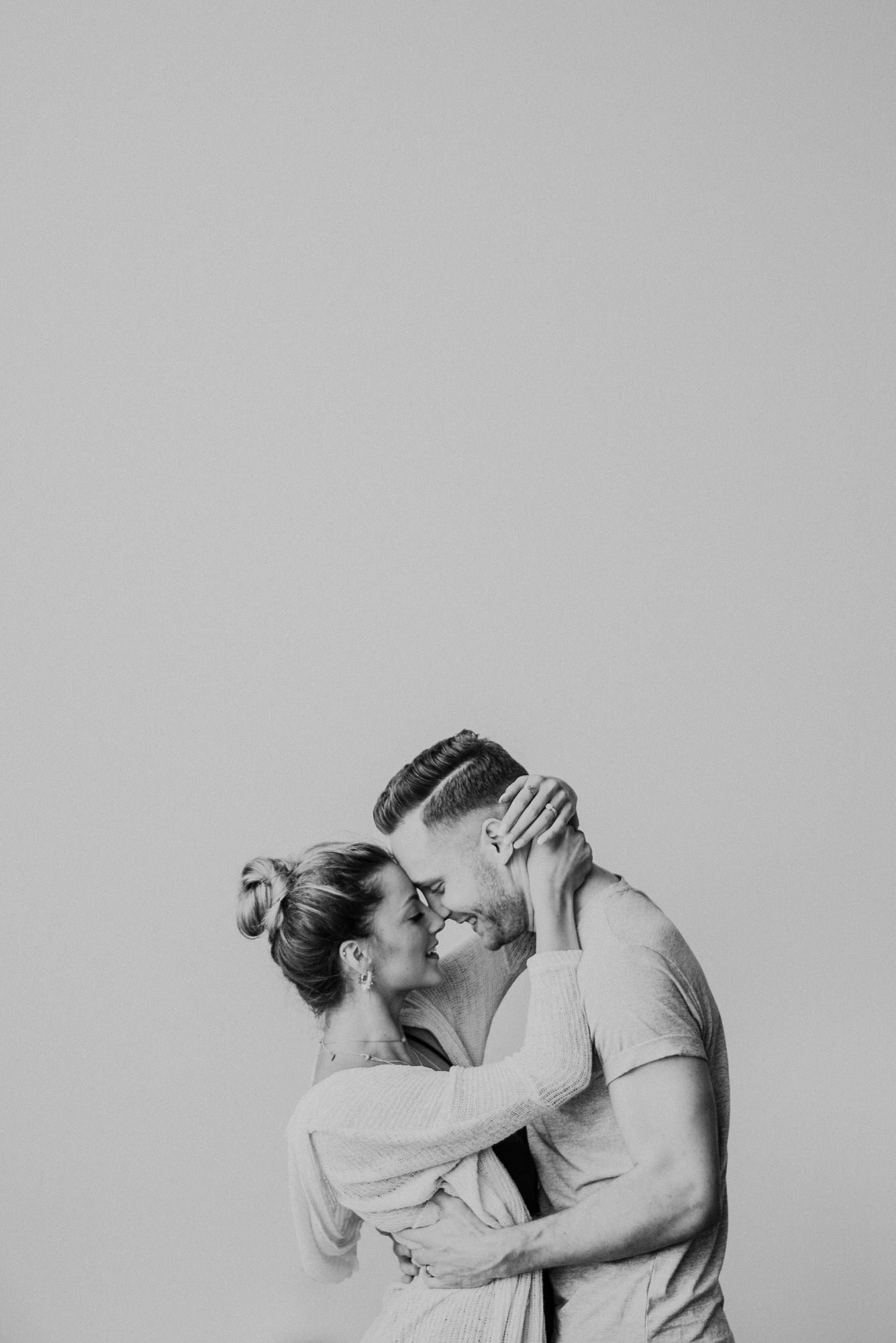Kaylie Sirek Photography – Nebraska Wedding and Engagement Photographer – Thrive Modern In Home Styled Session – 01.jpg