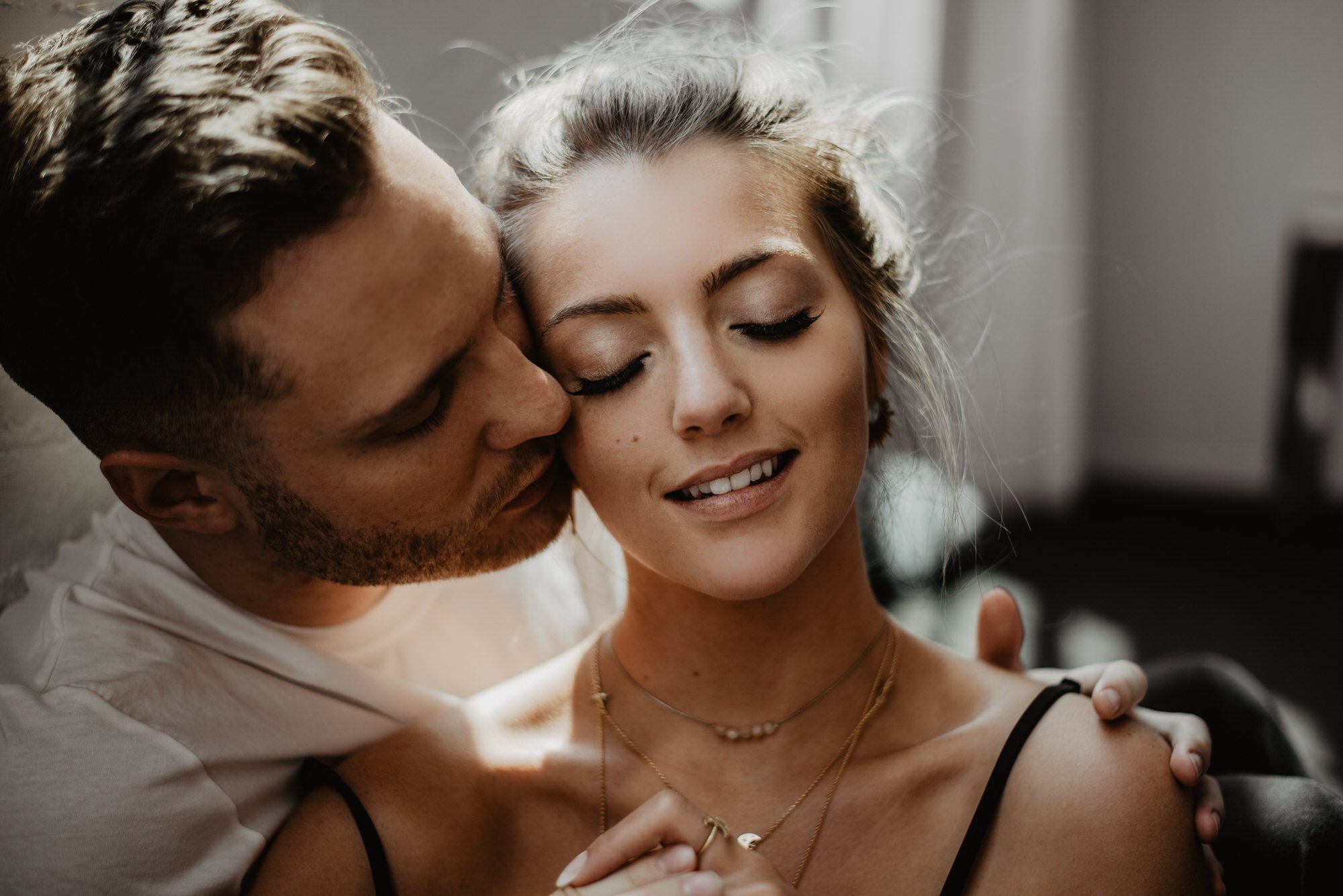 Kaylie Sirek Photography – Nebraska Wedding and Engagement Photographer – Thrive Modern In Home Styled Session – 31.jpg