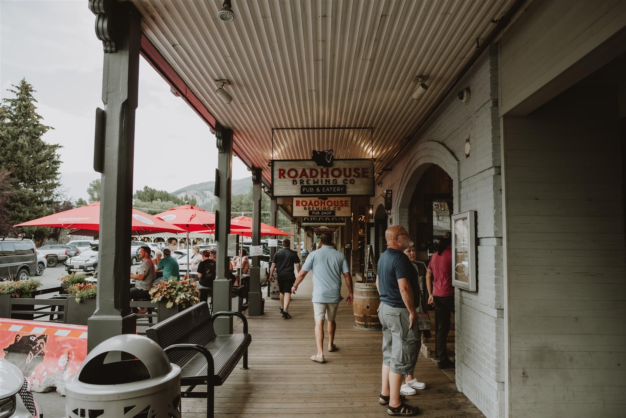 Roadhouse-Pub-Eatery-Jackson-Hole-Wyoming-Rehearsal-Dinner-Kaylie-Sirek-Photography-02.jpg