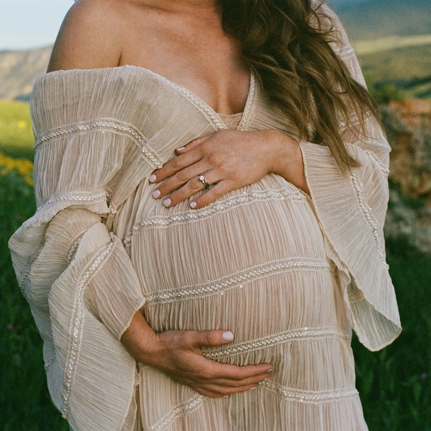 Denell &amp; bb boy on film 🎞️🪻🌼

This was part two of her maternity session since the first one got rained out 😜 We got an incredible sunset that shined over a field of wildflowers. It was the sweetest little evening in the mountains 🤍