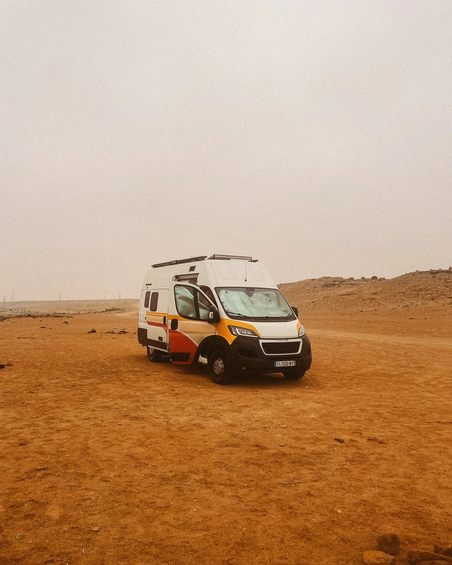La vanlife au Maroc 🚐🇲🇦

1 mois en plein &eacute;t&eacute; &agrave; longer la c&ocirc;te marocaine de Tanger &agrave; Dakhla, voici notre bilan :

🙂 Les Marocain.es sont tr&egrave;s accueillants, adorables et g&eacute;n&eacute;reux. 
👮🏽&zwj;♀️ 