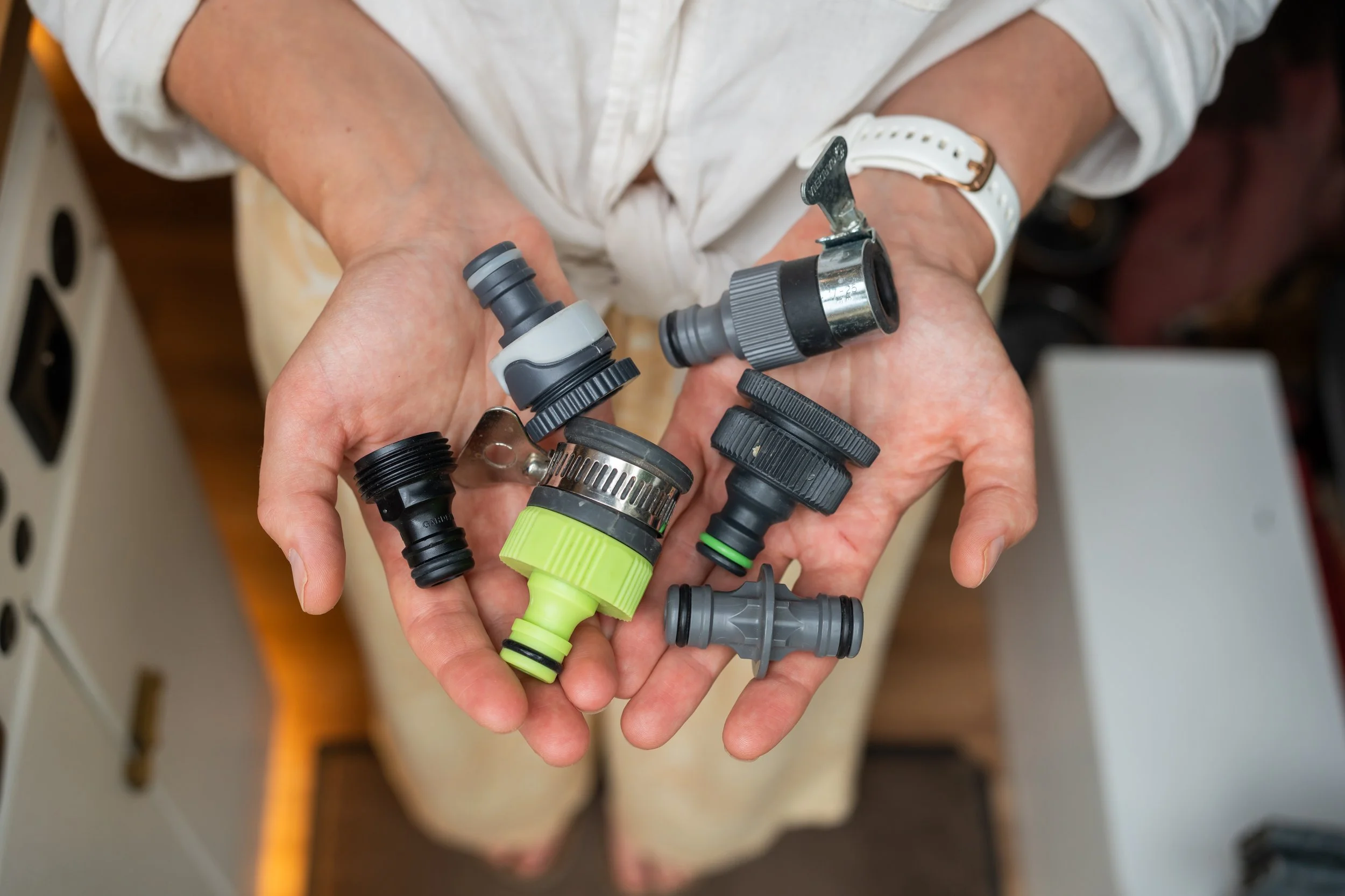 Adaptateur robinet eau - amenager un fourgon - bonjourescape.jpg