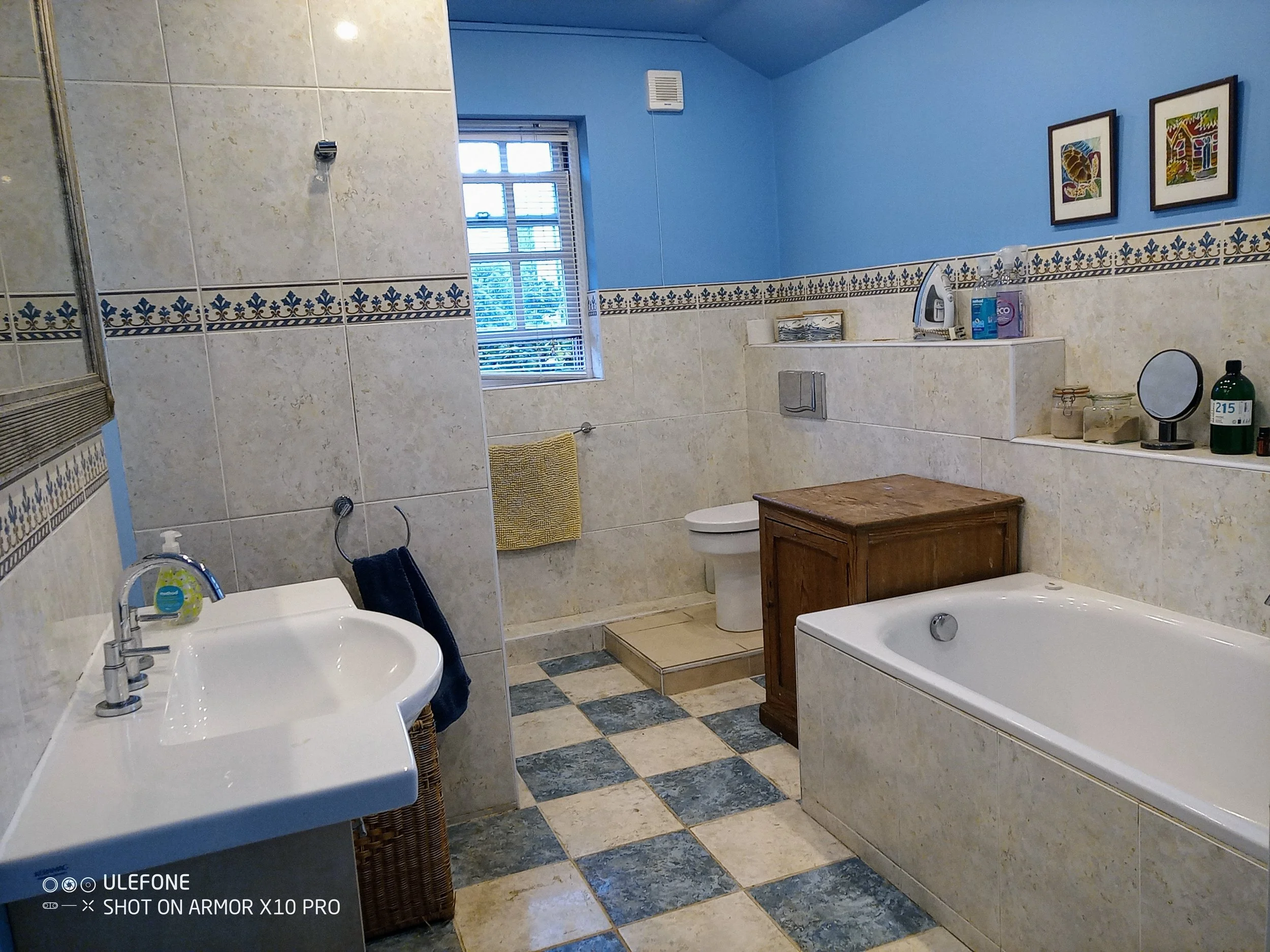 Boutique-Health-Retreat-Bathroom-a.jpg