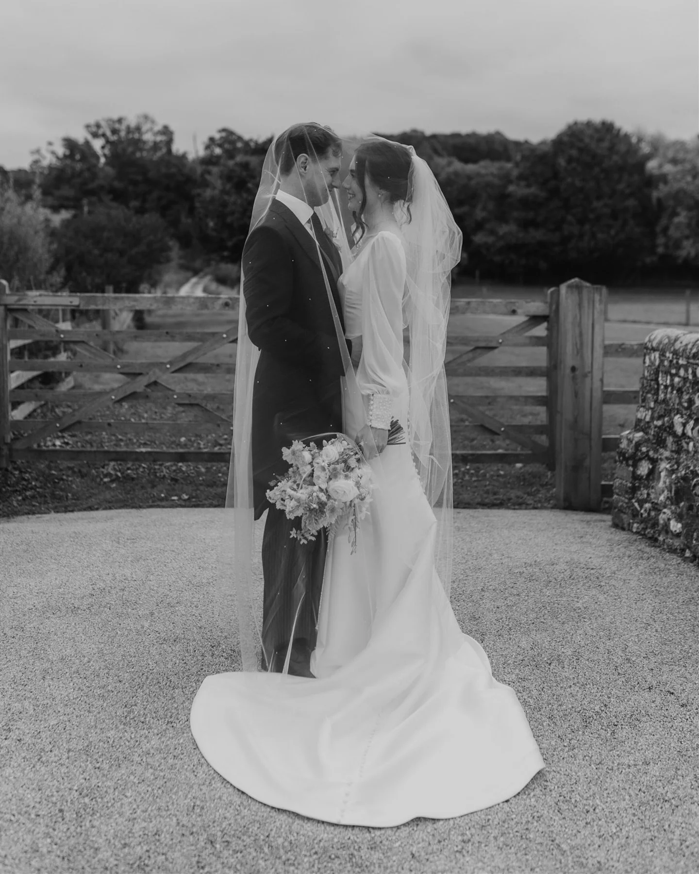 Claudia &amp; Fred
.
.
A winters wedding dream at Farbridge 🤍🥂
.
.
Suppliers
Photographer: @charleighvictoriaphotography 
Hair &amp; Makeup: @charlottehairandmakeup @sarahelizabeth_hairmakeup 
Dress designer: @marklesleybride 
Dress purchase: @eva_