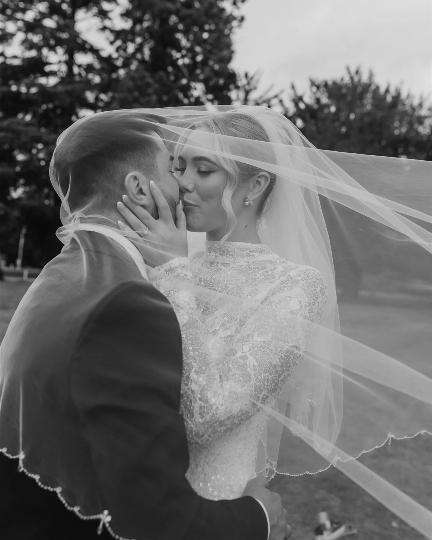 Looking back on this spectacular day for the Rafferty&rsquo;s in September 🍋 what a beautiful day to photograph full of all the emotions ✨
.
.
Suppliers ✨
Photographer: @charleighvictoriaphotography 
Videographer: @ground.films 
Content Creator: @id
