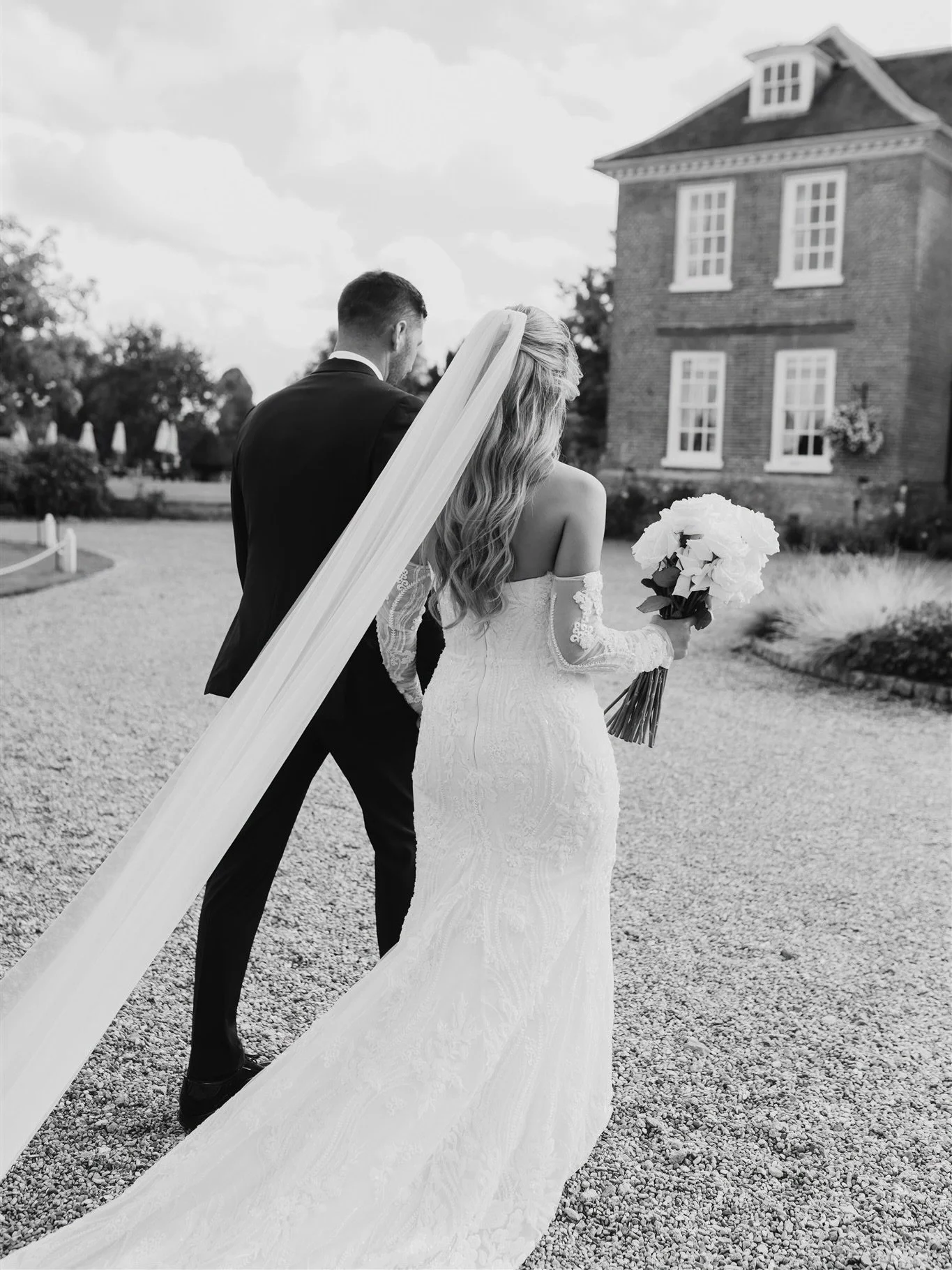 Just a few more captures from the beautiful wedding of Sophie &amp; Gary in September 🤍✨
.
.
Photographer: @charleighvictoriaphotography 
Content Creator: @reelallaboutit 
Hair &amp; Makeup: @georginaalicemakeup  @carrieranftmakeup 
Venue: @chilston