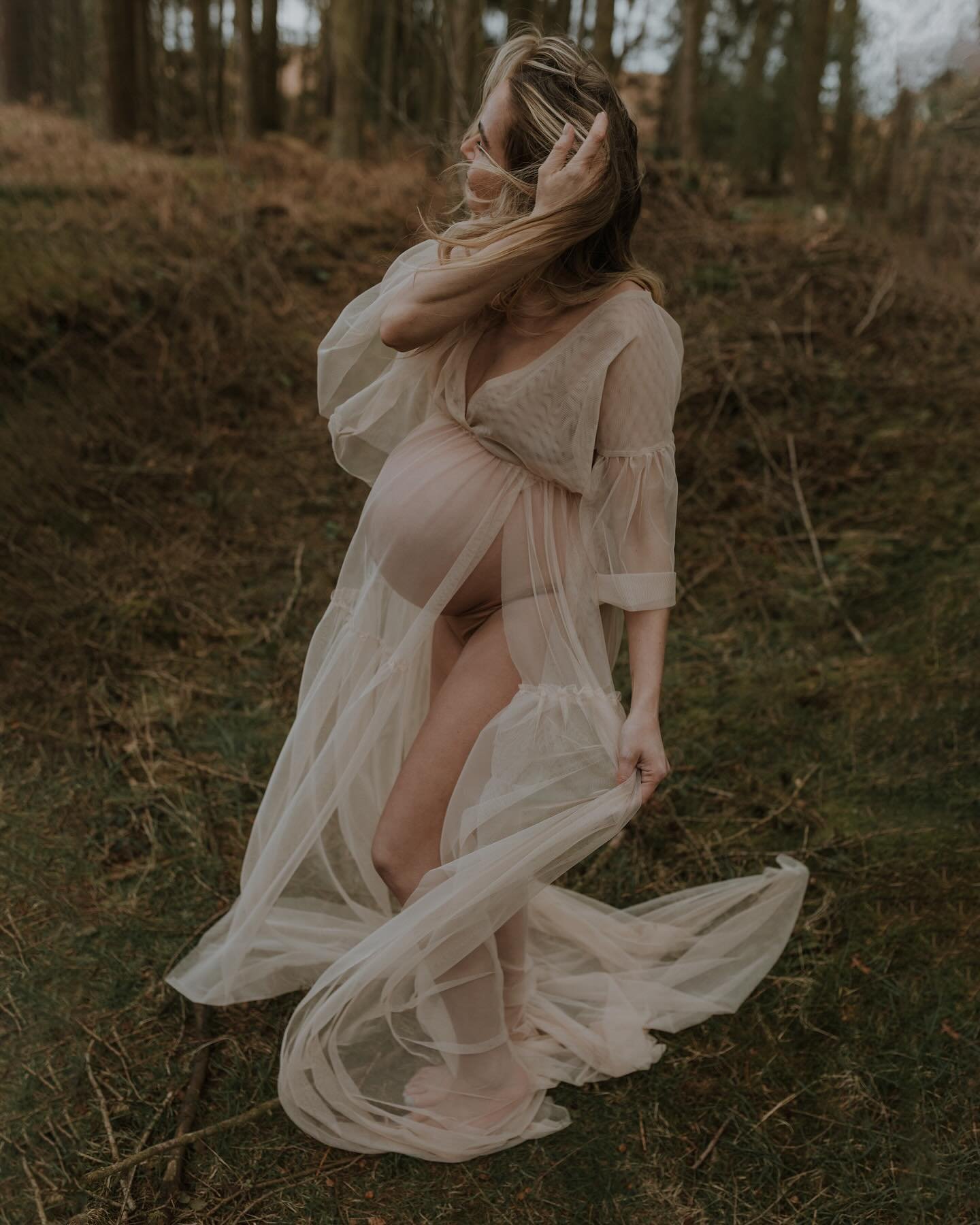 the time of love and longing for someone you have not met yet ❤️

@abigailboyes as Mother Earth/woodland fairy 🧚