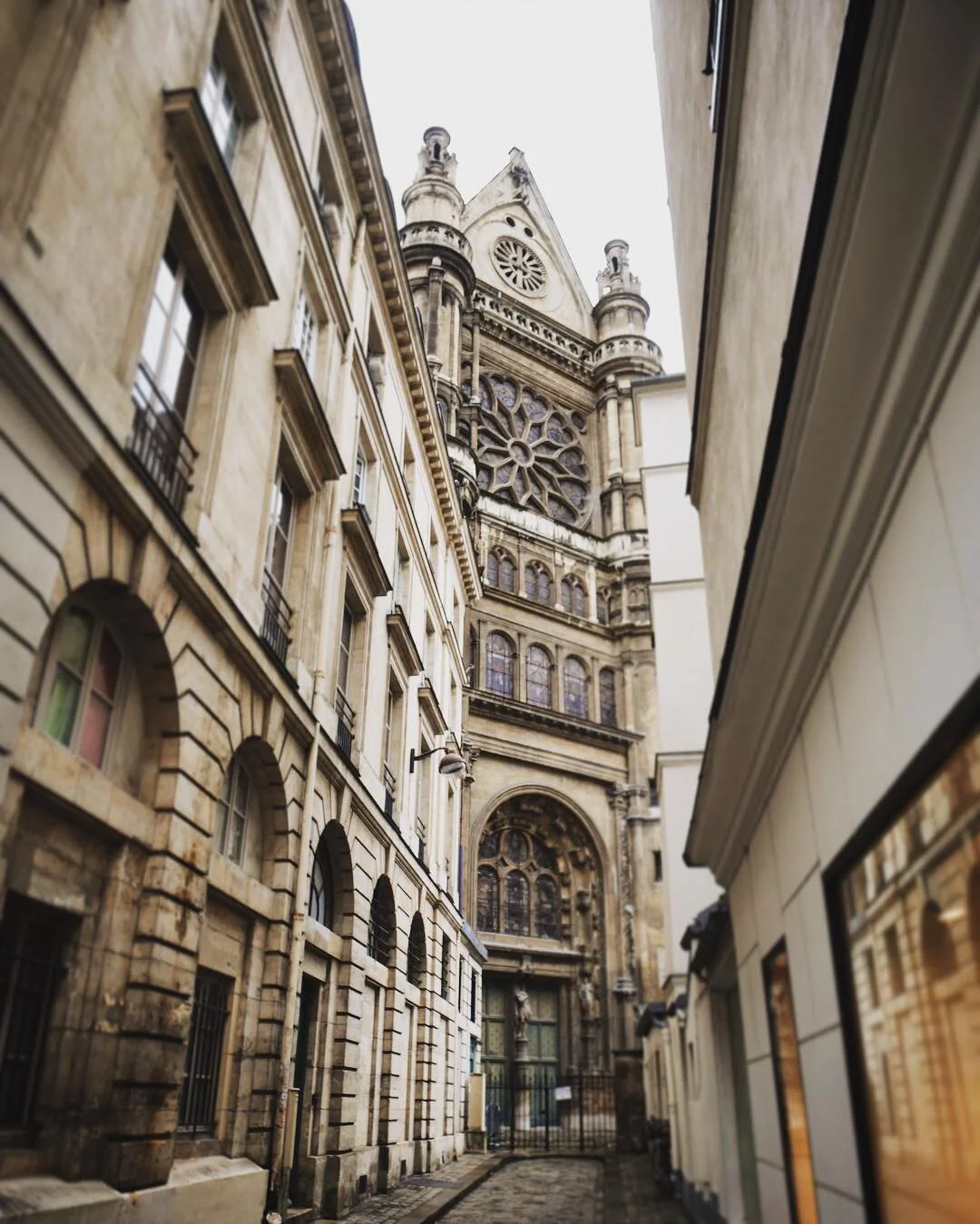 What&rsquo;s your angle?
.
.
.
.
.
 #ic_architecture #icu_architecture #jj_architecture #creative_architecture #arkiromantix #tv_architectural #lookingup_architecture #unlimitedcities #arquitecturamx #excellent_structure #sky_high_architecture #archi