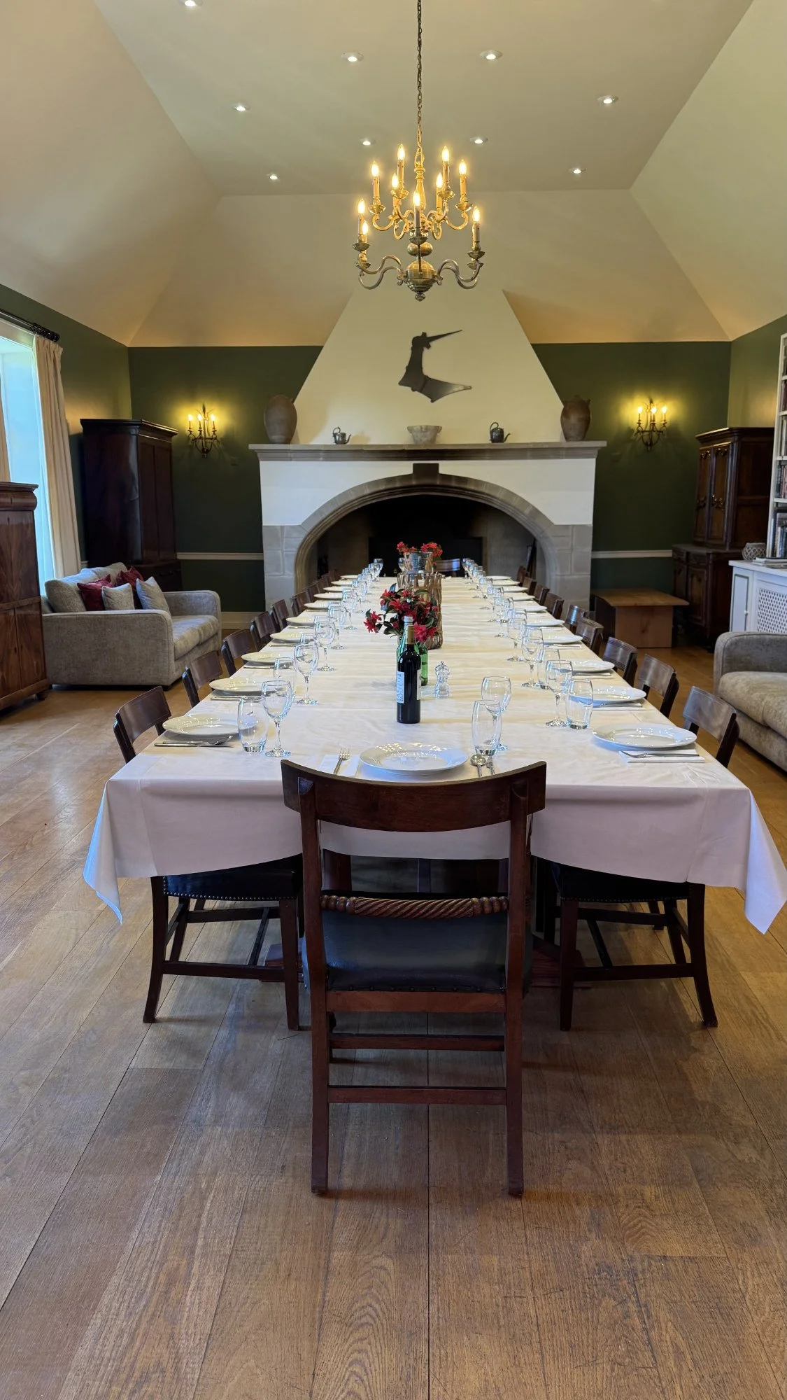 cleaggan estate banqueting table.jpg