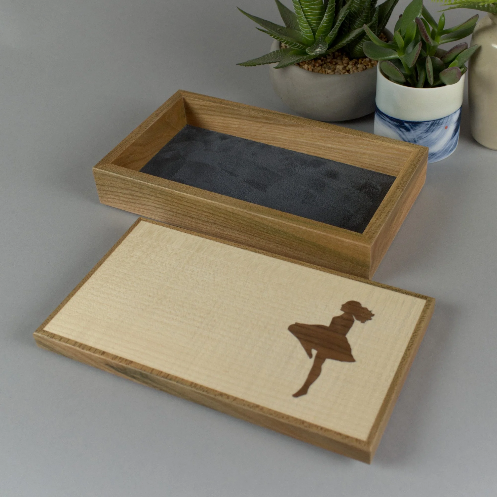 Irsih dancer small box DSC_2337 lid off up.jpg