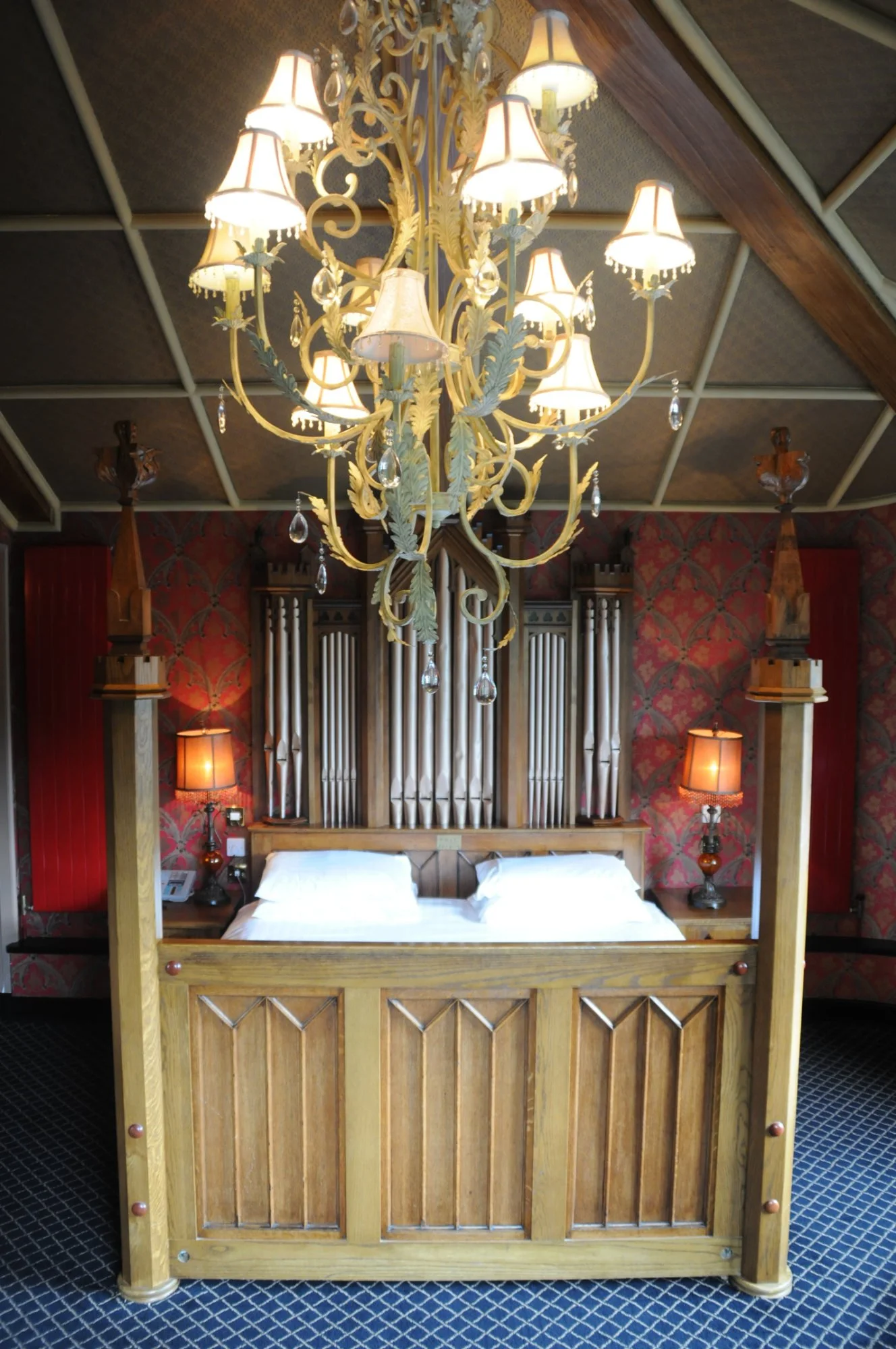 Bespoke Four Poster Bed

A handmade four poster bed created for a richly detailed interior, with carved panels, turned posts and architectural detailing. Designed to suit the character of the room, it brings together traditional furniture making, sca
