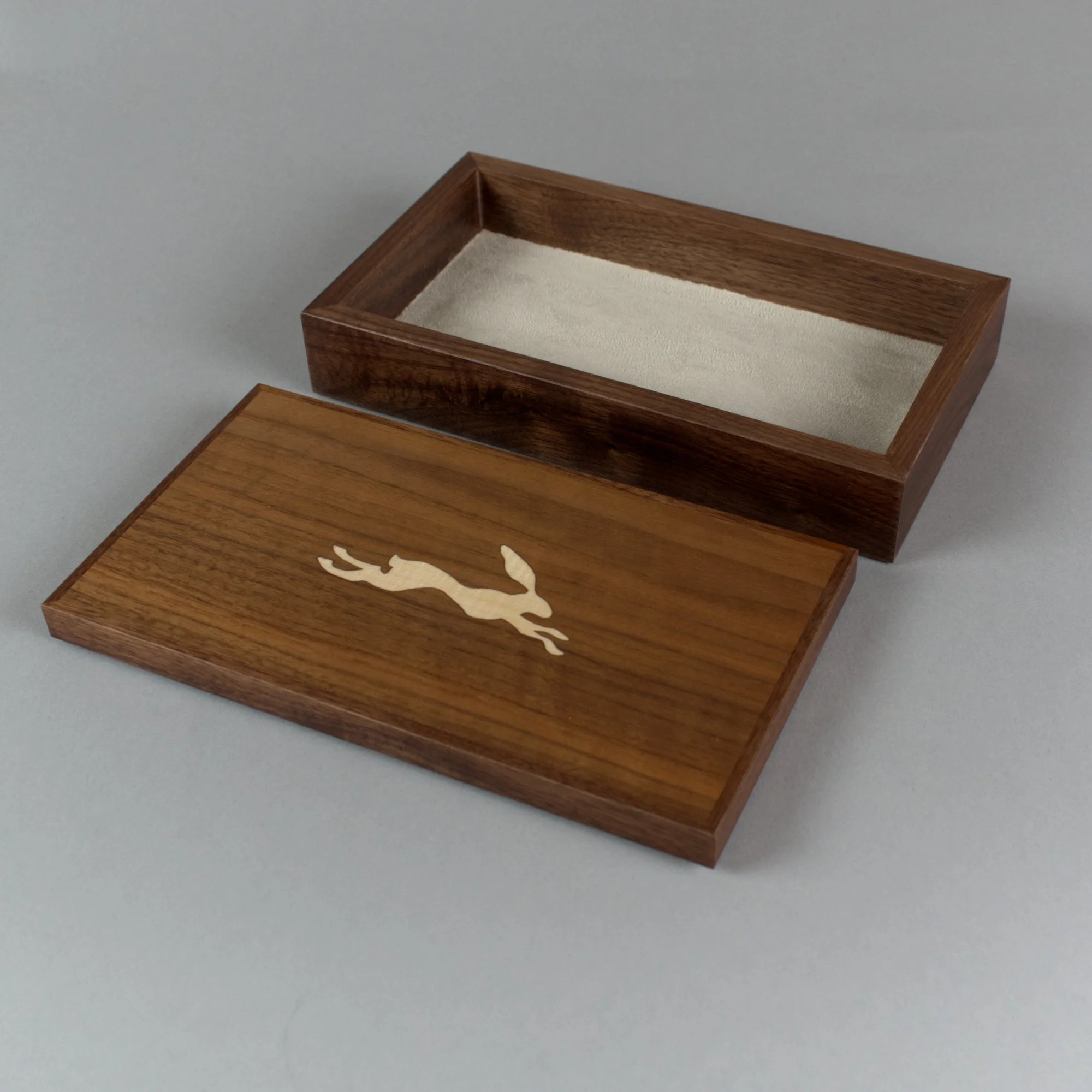 Hare walnut small box lid off up DSC_2323.jpg