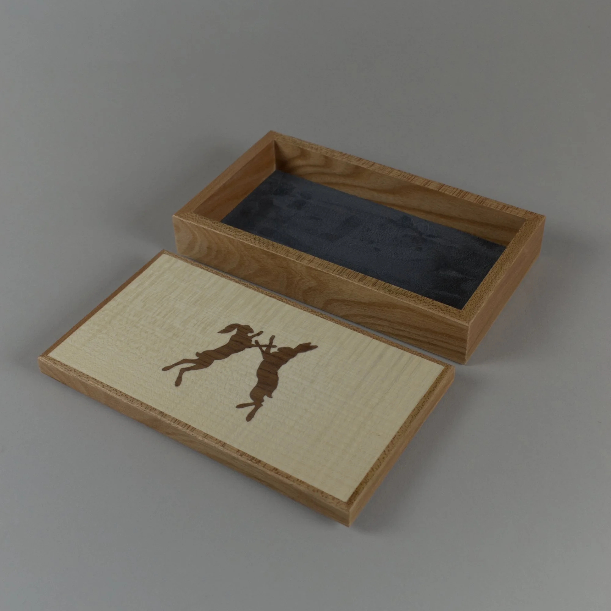 Boxing hares lid open up DSC_2241.jpg