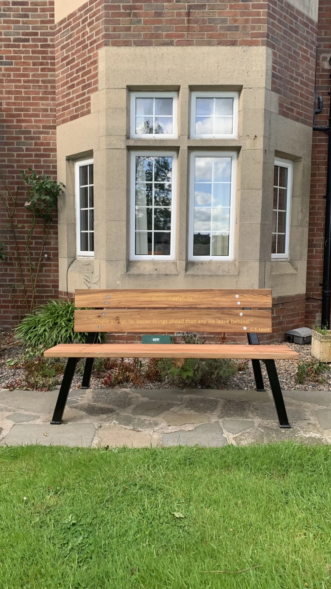 elm memorial bench with gold leaf at jbu.jpg