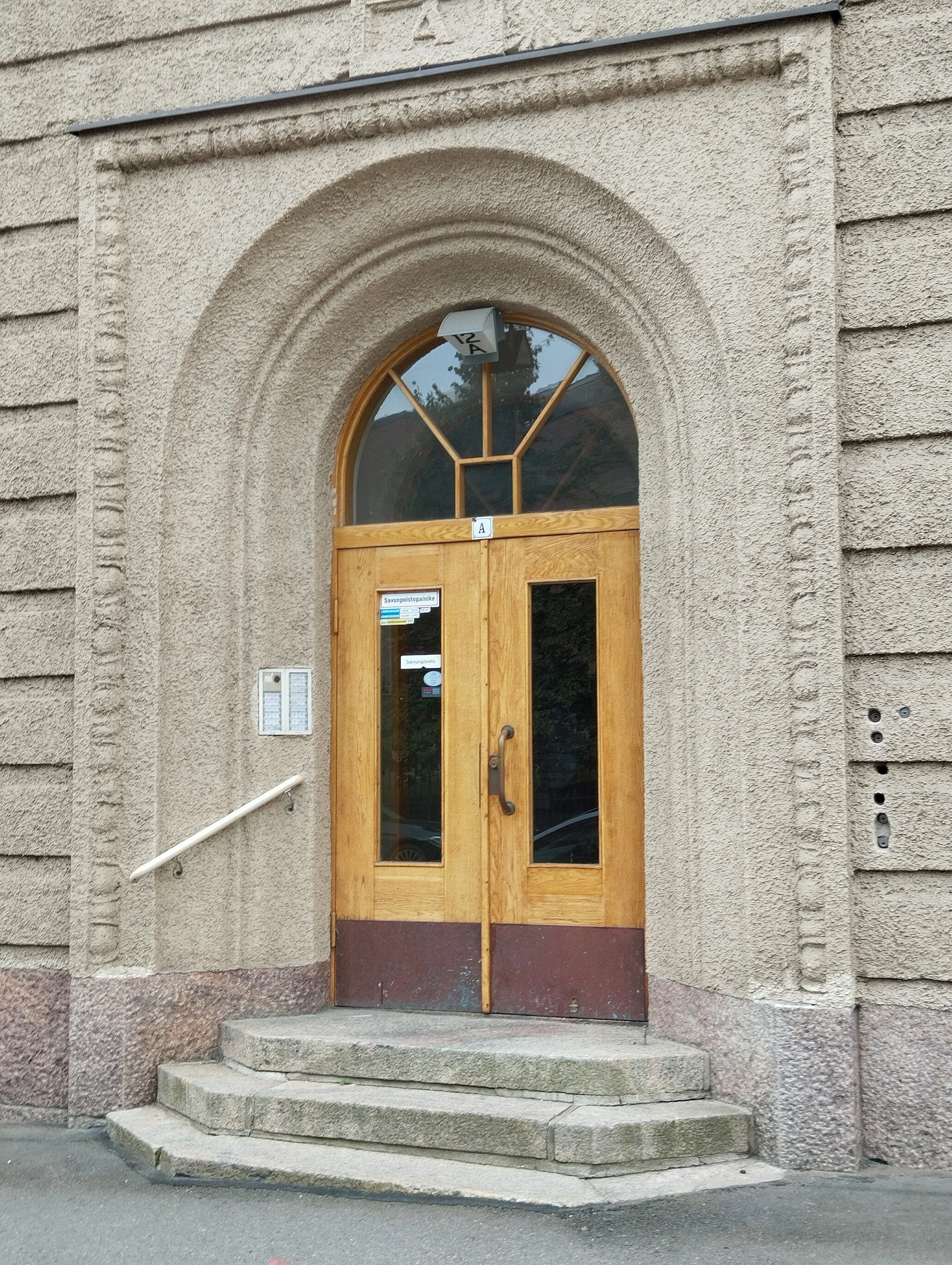 Kuva ovesta osoitteessa Arkadiankatu 12 A5