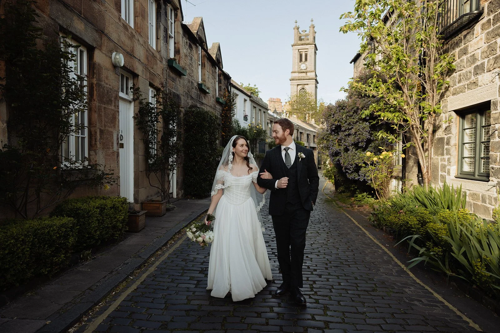 A Sweet Edinburgh Ceremony and Walk around Stockbridge
