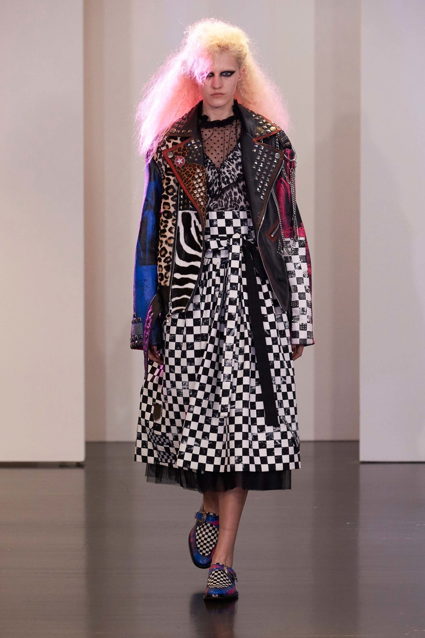 01_marc_jacobs_resort_17_jpg_3516_north_1382x_black.jpg