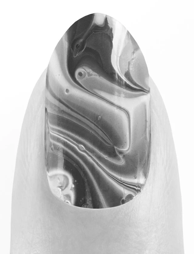 GELNAGELS ONDER VUUR