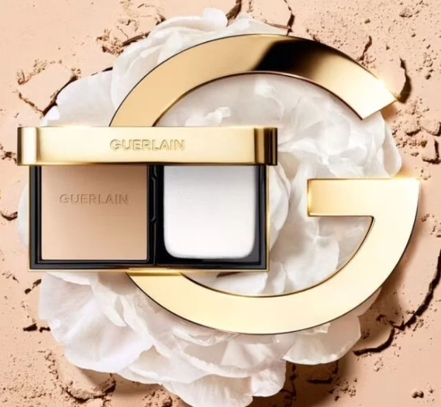 SKIN CONTROL VAN GUERLAIN TEGEN GLIM &amp; GLANS 