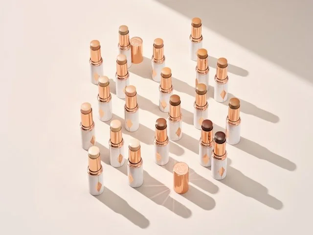 NIEUW: UNREAL SKIN FOUNDATION STICK