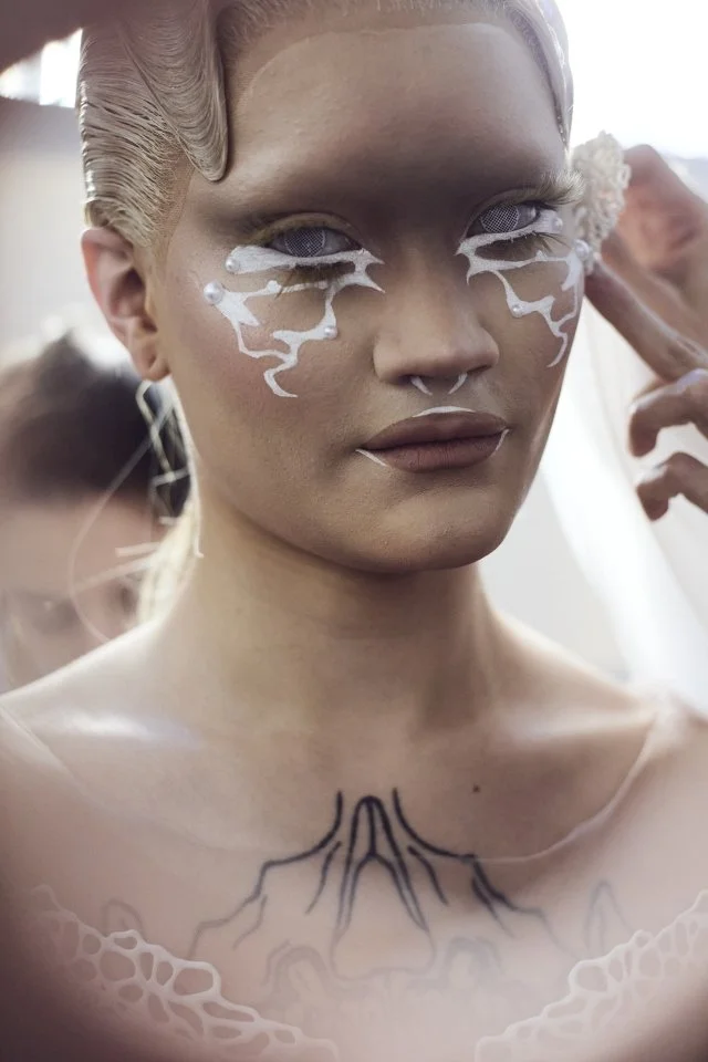 &nbsp;IRIS VAN HERPEN &amp; NARS MAKE-UP