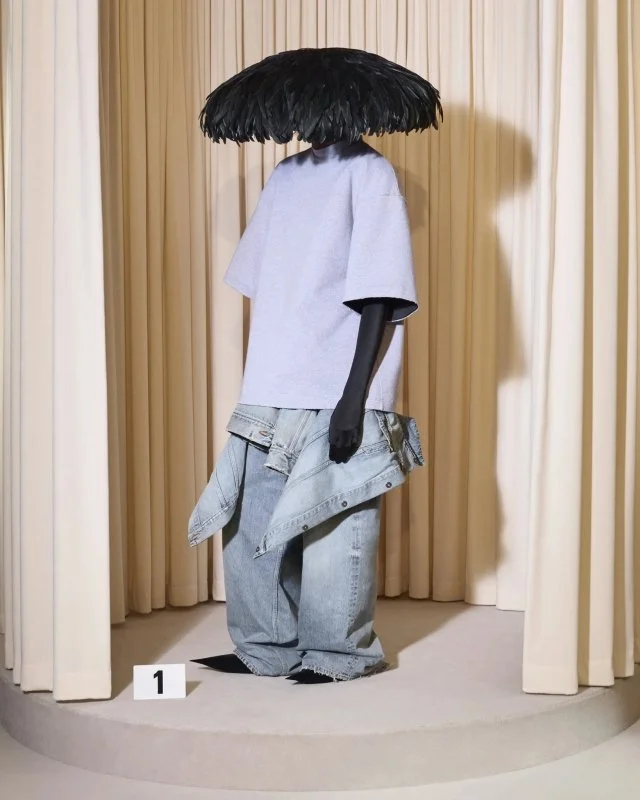 DEMNA’S HOEDEN VOOR BALENCIAGA